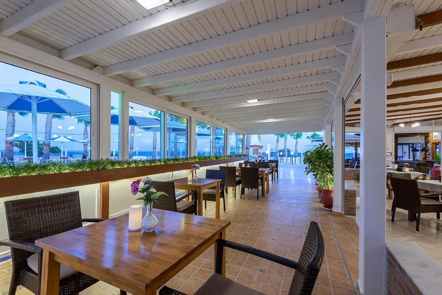 Restaurant/places to eat in Mammis Beach Hotel