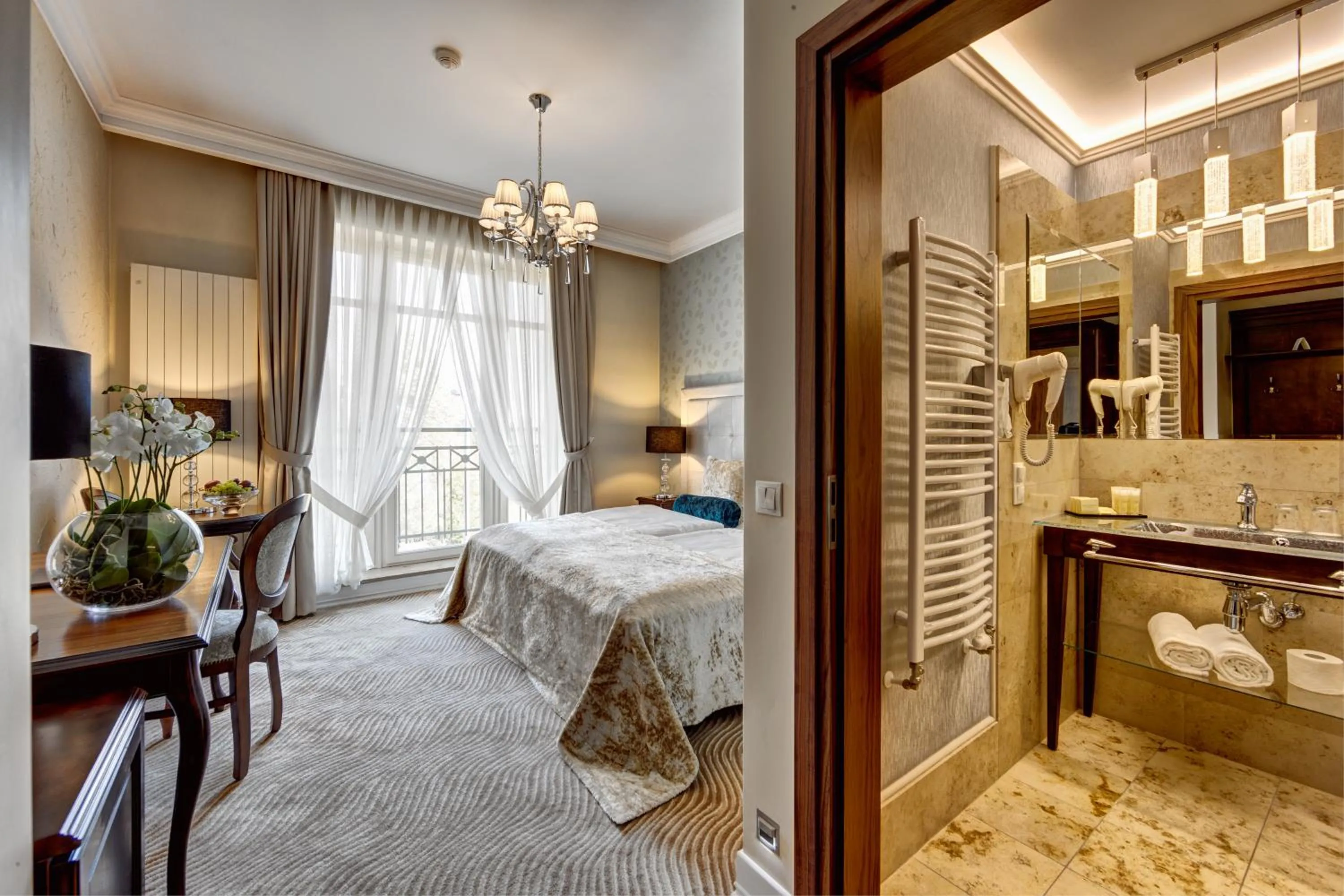 Bathroom, Bed in Rezydencja Luxury Hotel Bytom Piekary Śląskie