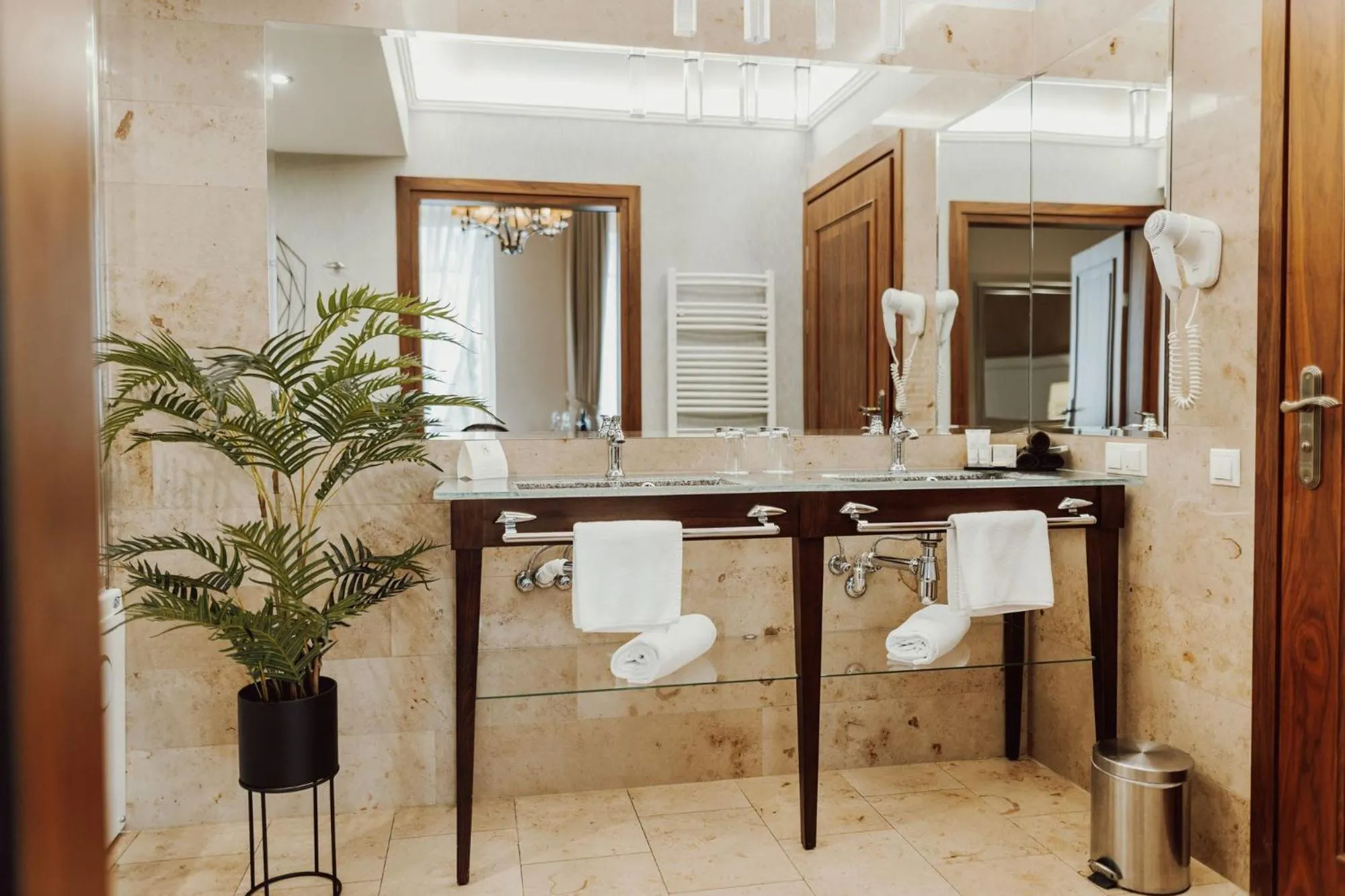 Hot Tub in Rezydencja Luxury Hotel Bytom Piekary Śląskie