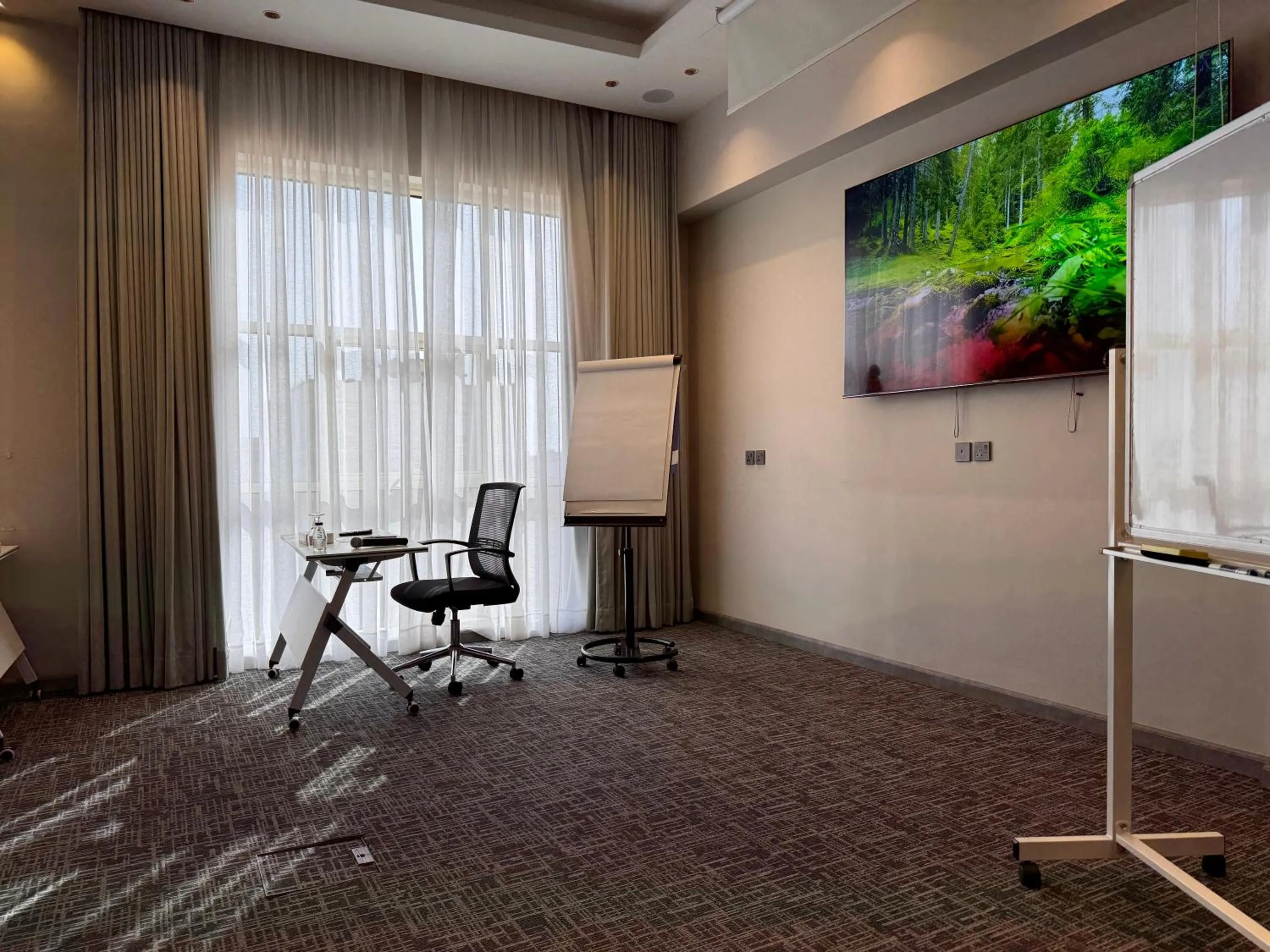 Meeting/conference room in Rosemond Al Hamra