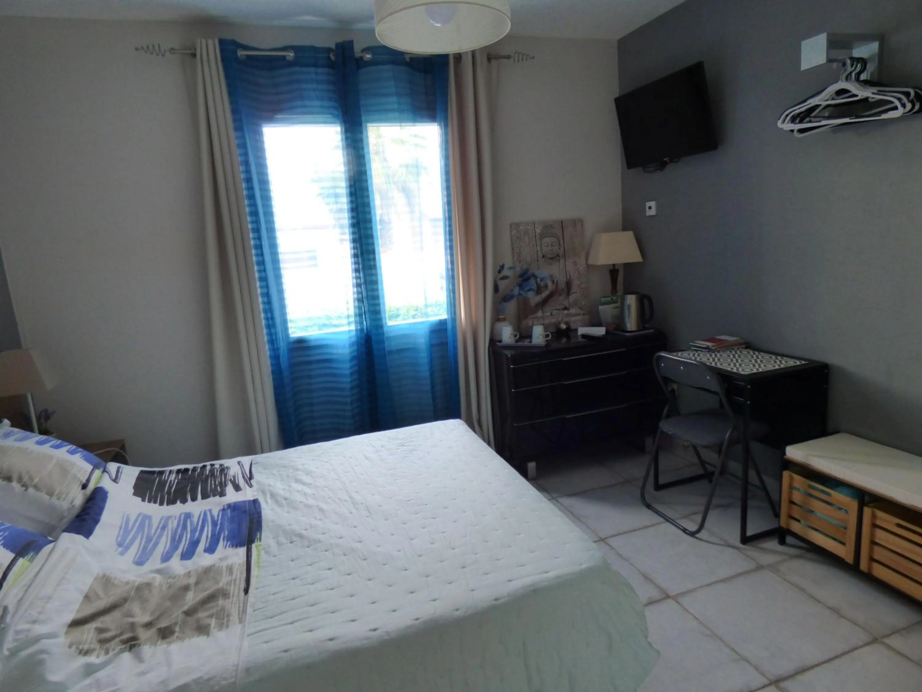 Bed in Les Amandiers