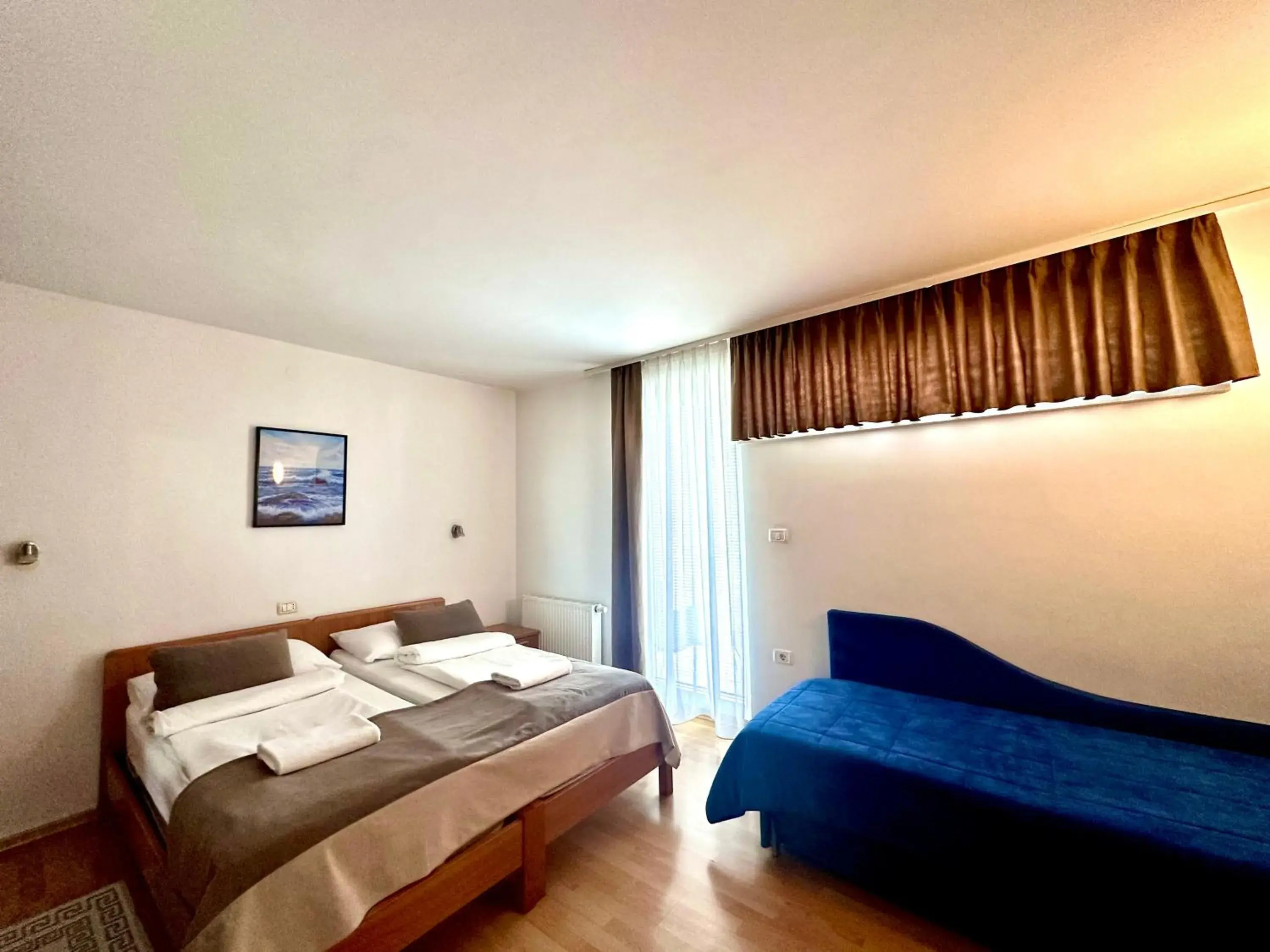 Triple Room with Balcony in Garni Hotel Keltika Triple Room with Balcony in Garni Hotel Keltika
