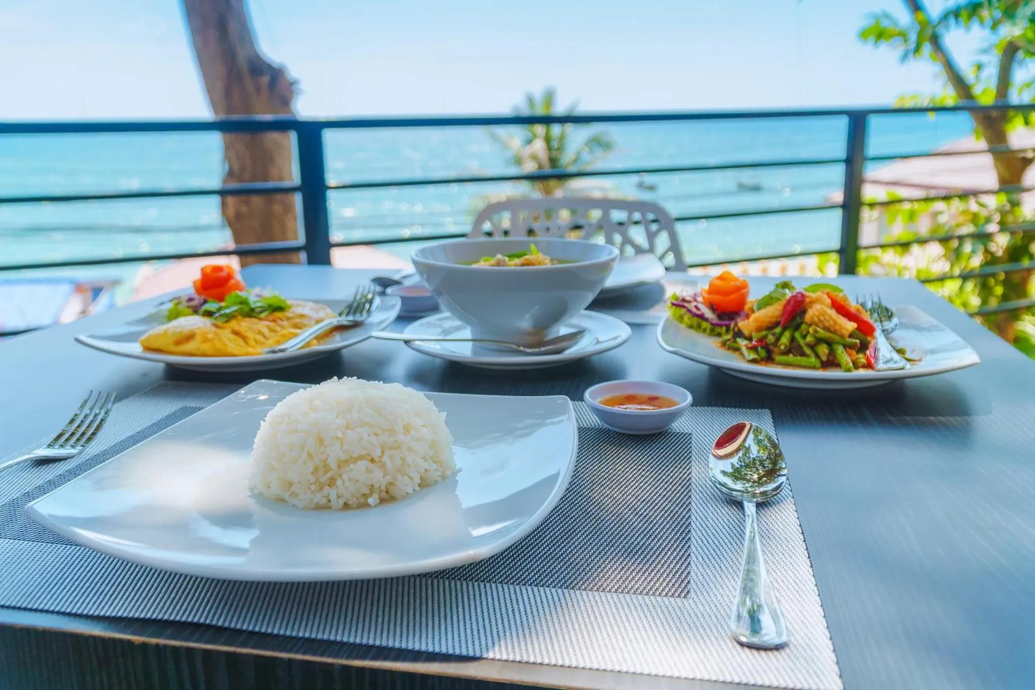 Food and drinks in Play Phala Beach Rayong