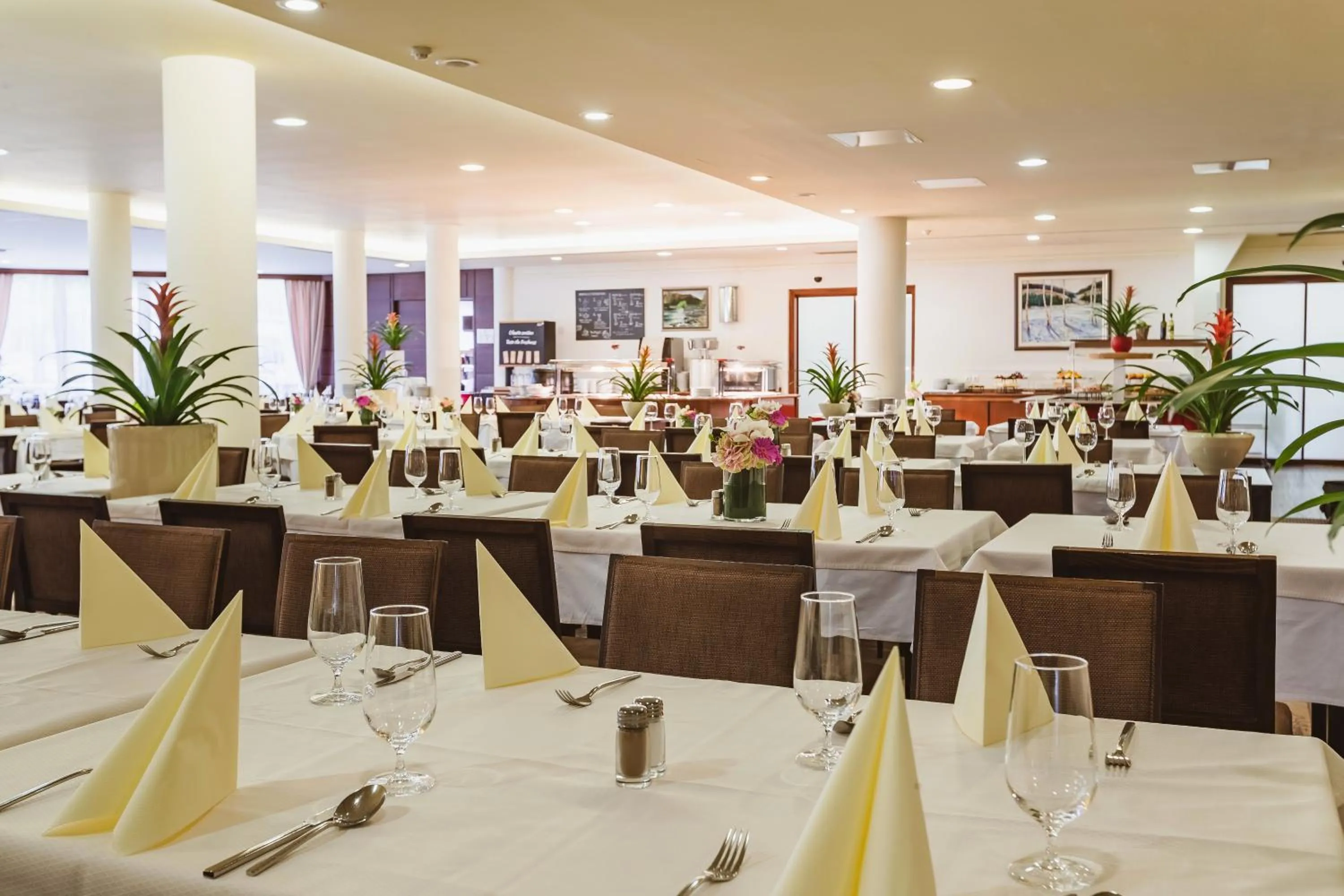 Restaurant/places to eat in Ramada Hotel & Suites Kranjska Gora