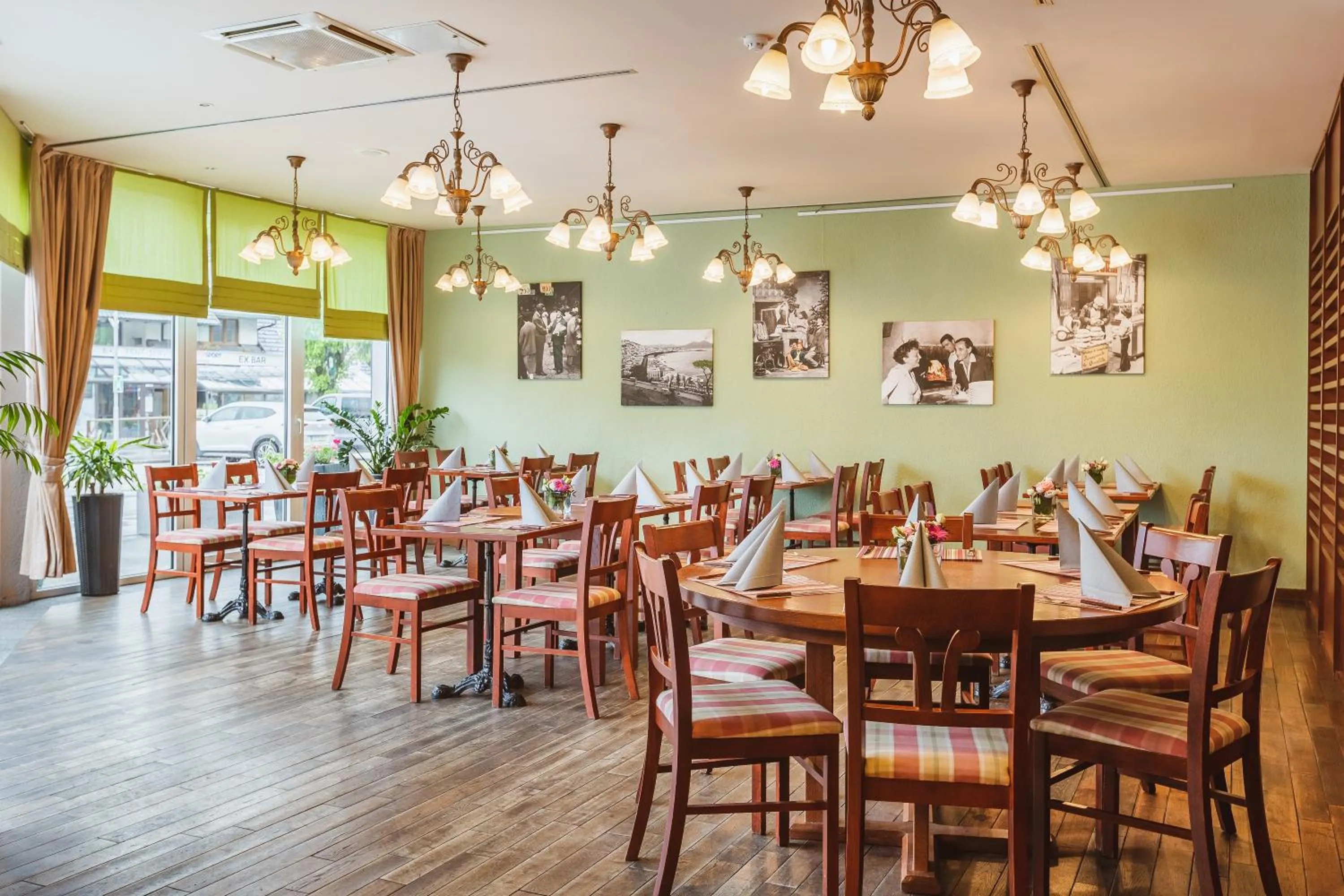 Restaurant/places to eat in Ramada Hotel & Suites Kranjska Gora