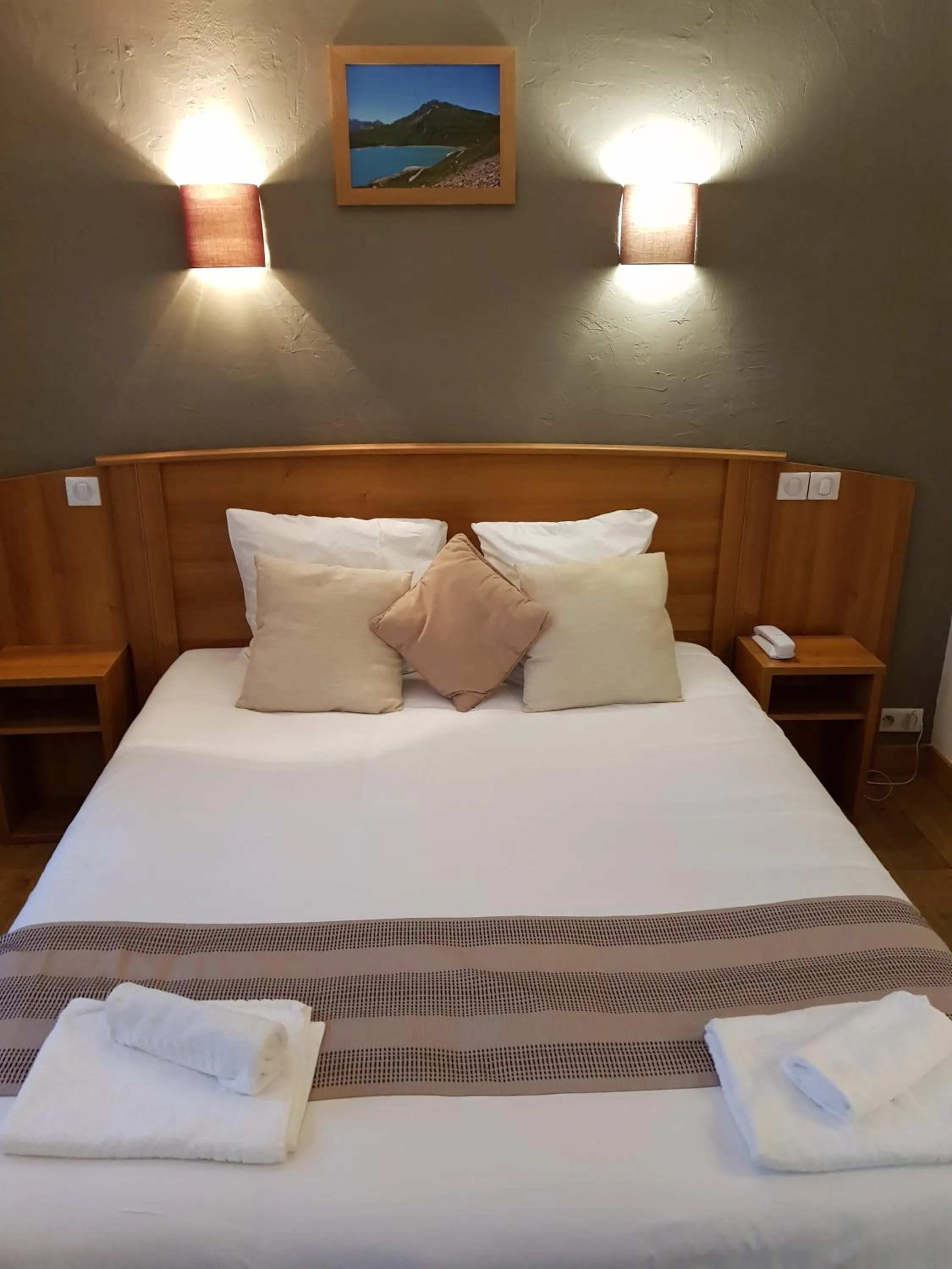 Bed in Savoy Hotel & Restaurant