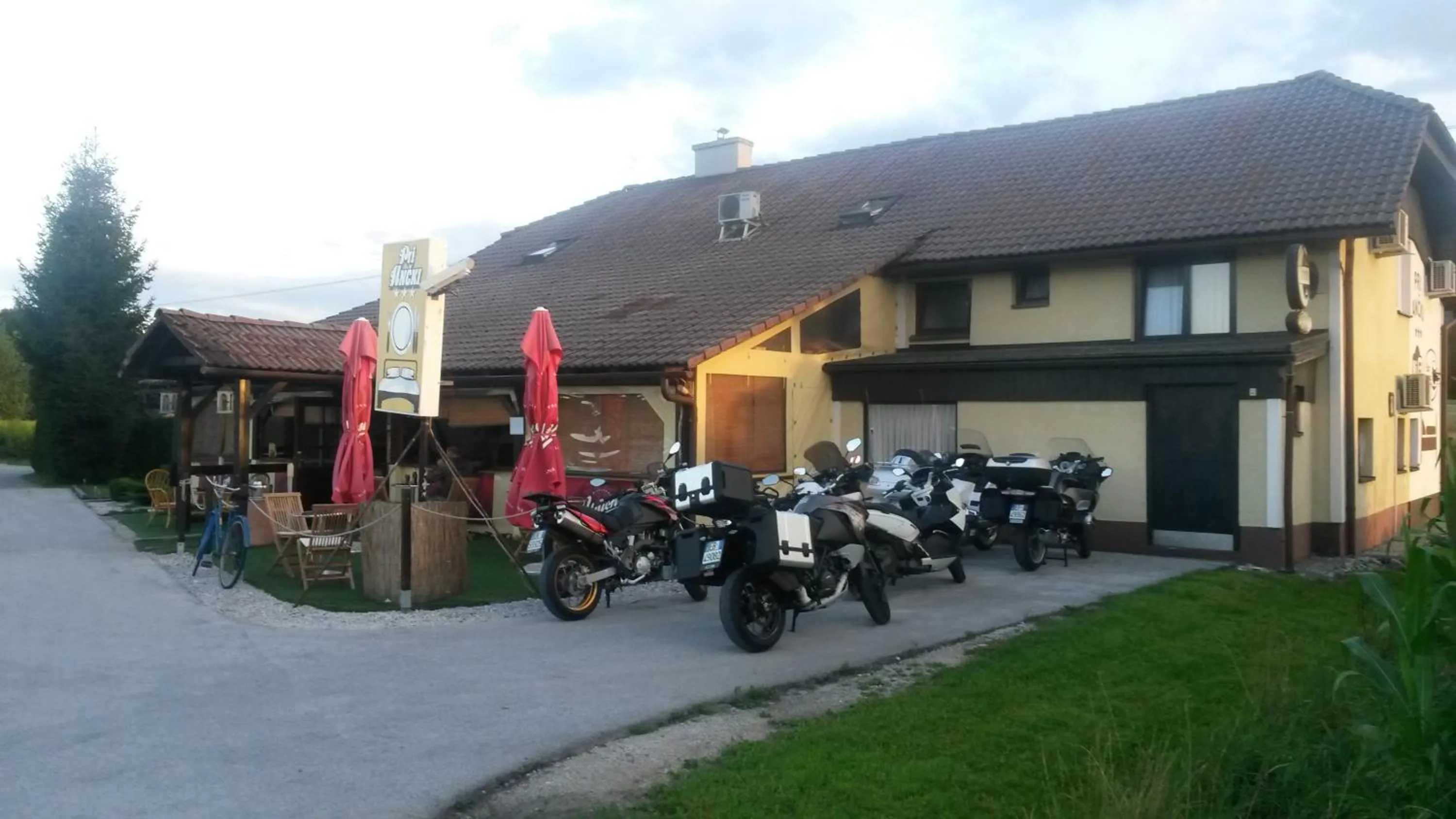 Area and facilities in Pri Ancki B&B Ljubljana suburbs