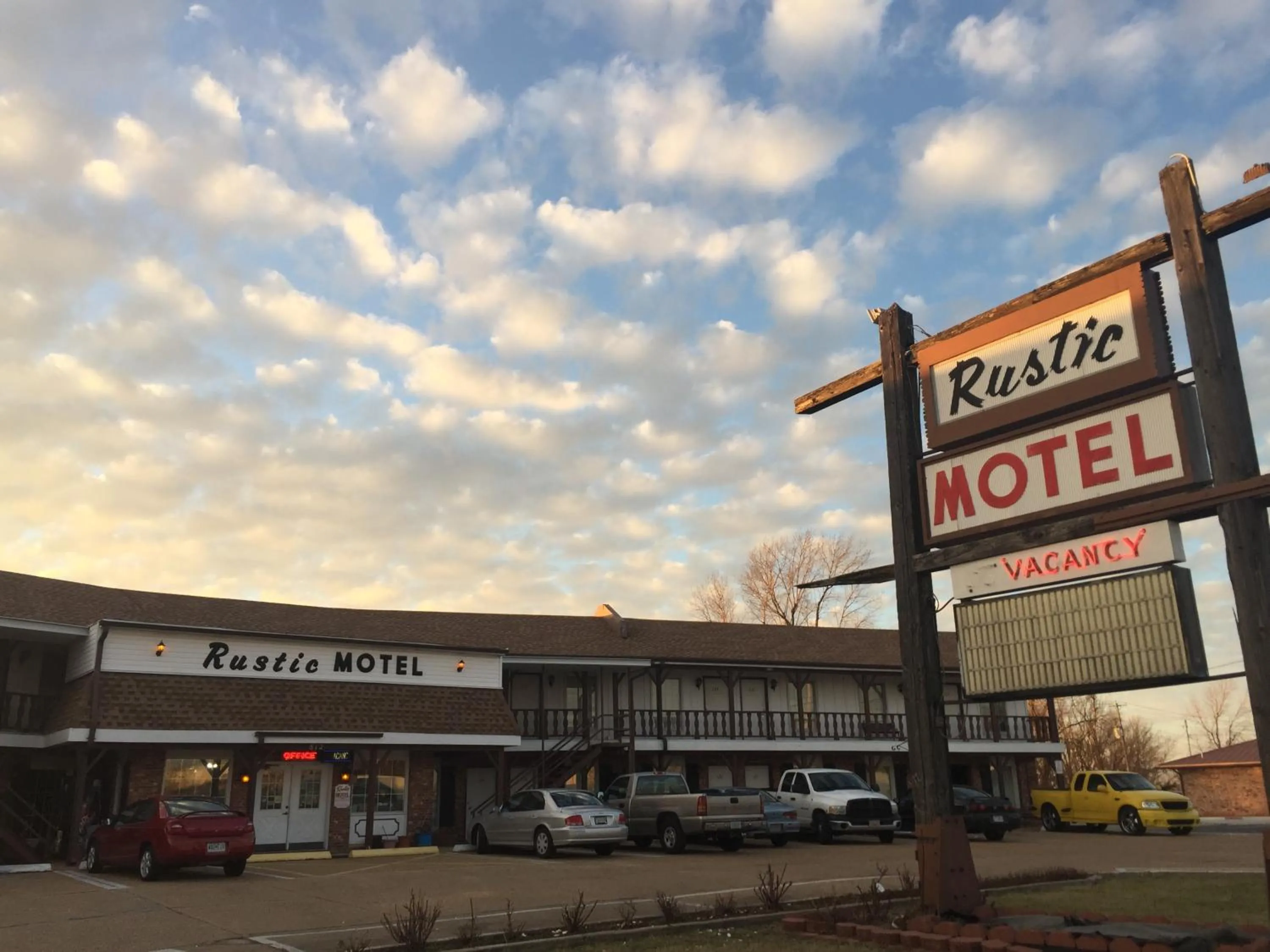 Rustic Motel Rolla