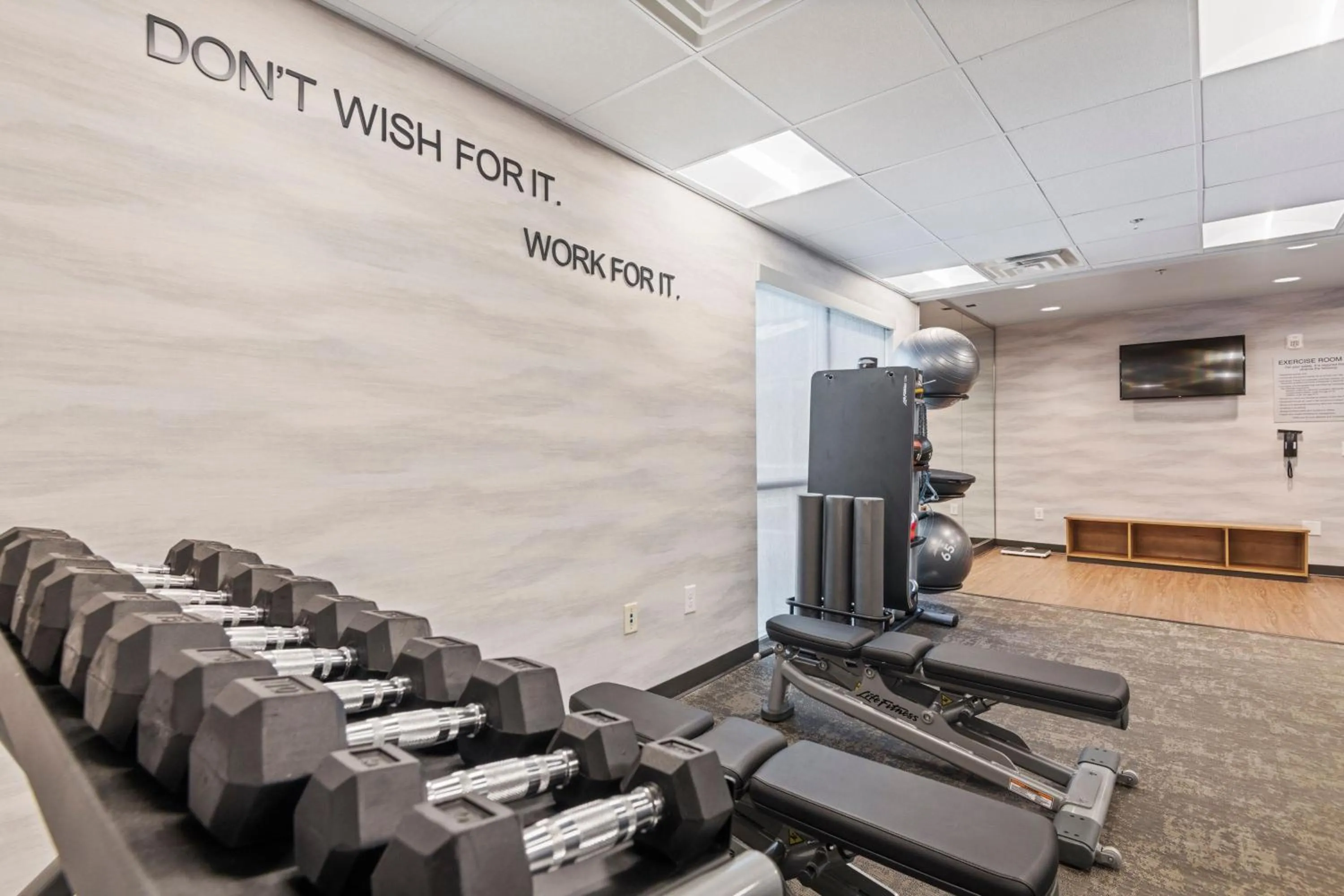 Fitness centre/facilities in Fairfield Inn & Suites by Marriott Hickory