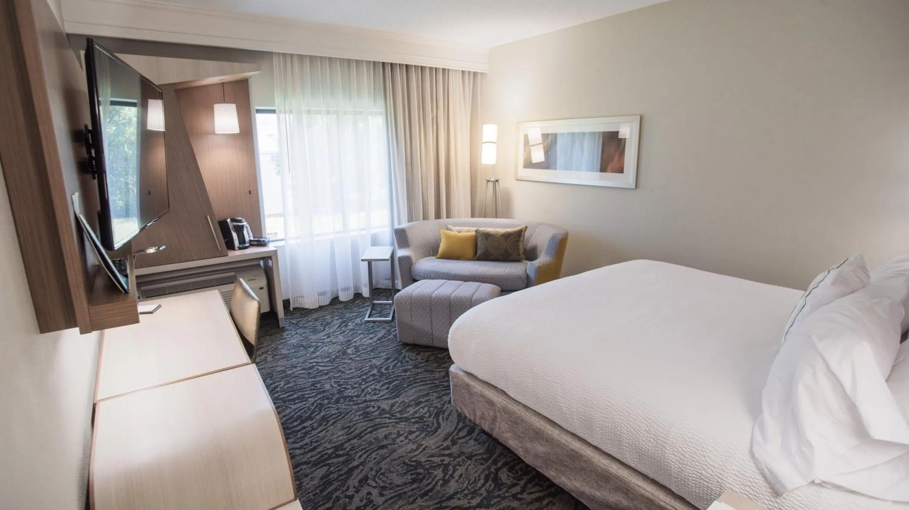 Bedroom, Bed in Courtyard by Marriott Hickory