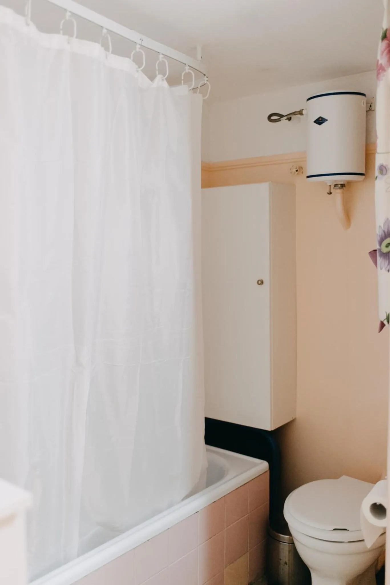 Toilet in BEST HOUSE, Attiki Metro, Athens