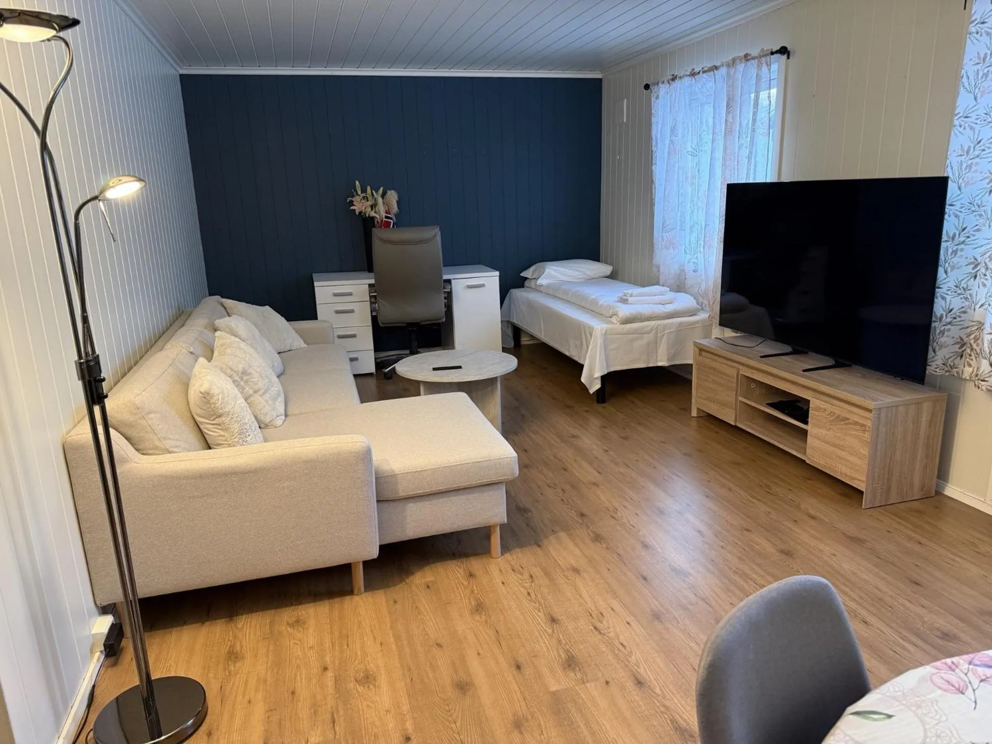 Bed in Kirkenes Hotell