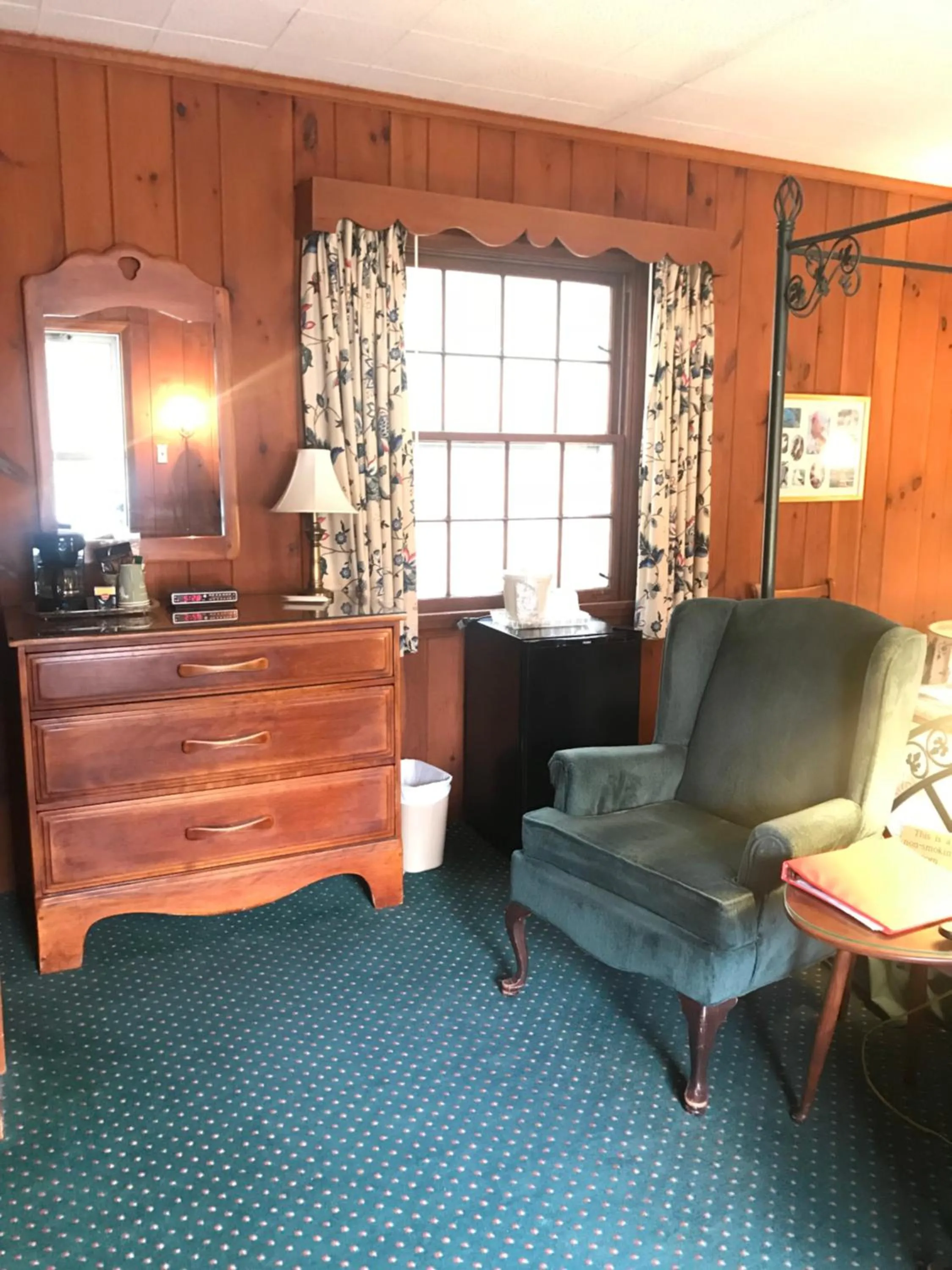 Seating area in The 1896 House Country Inn - Brookside & Pondside