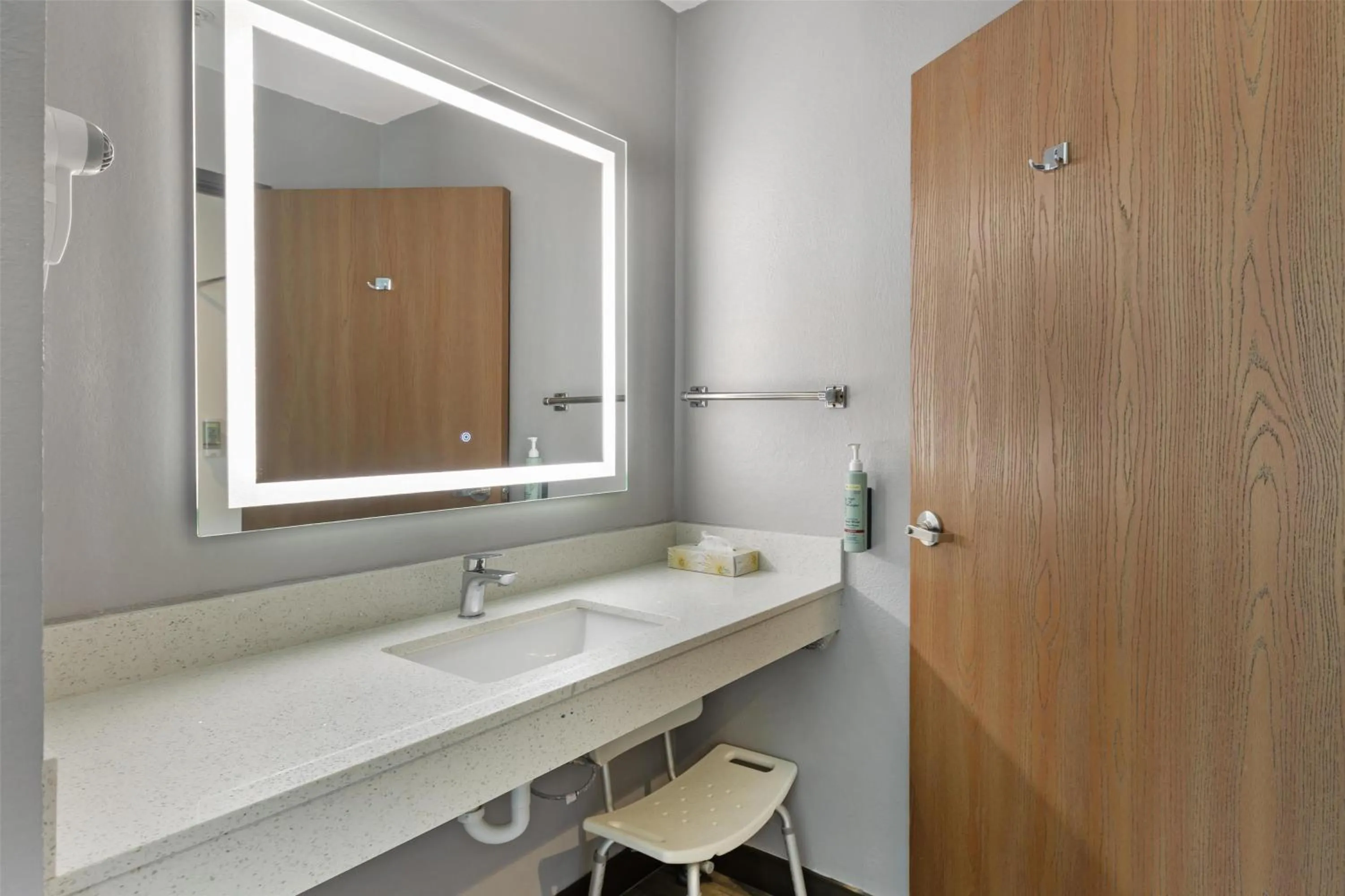 Bathroom in Best Western Cooperstown