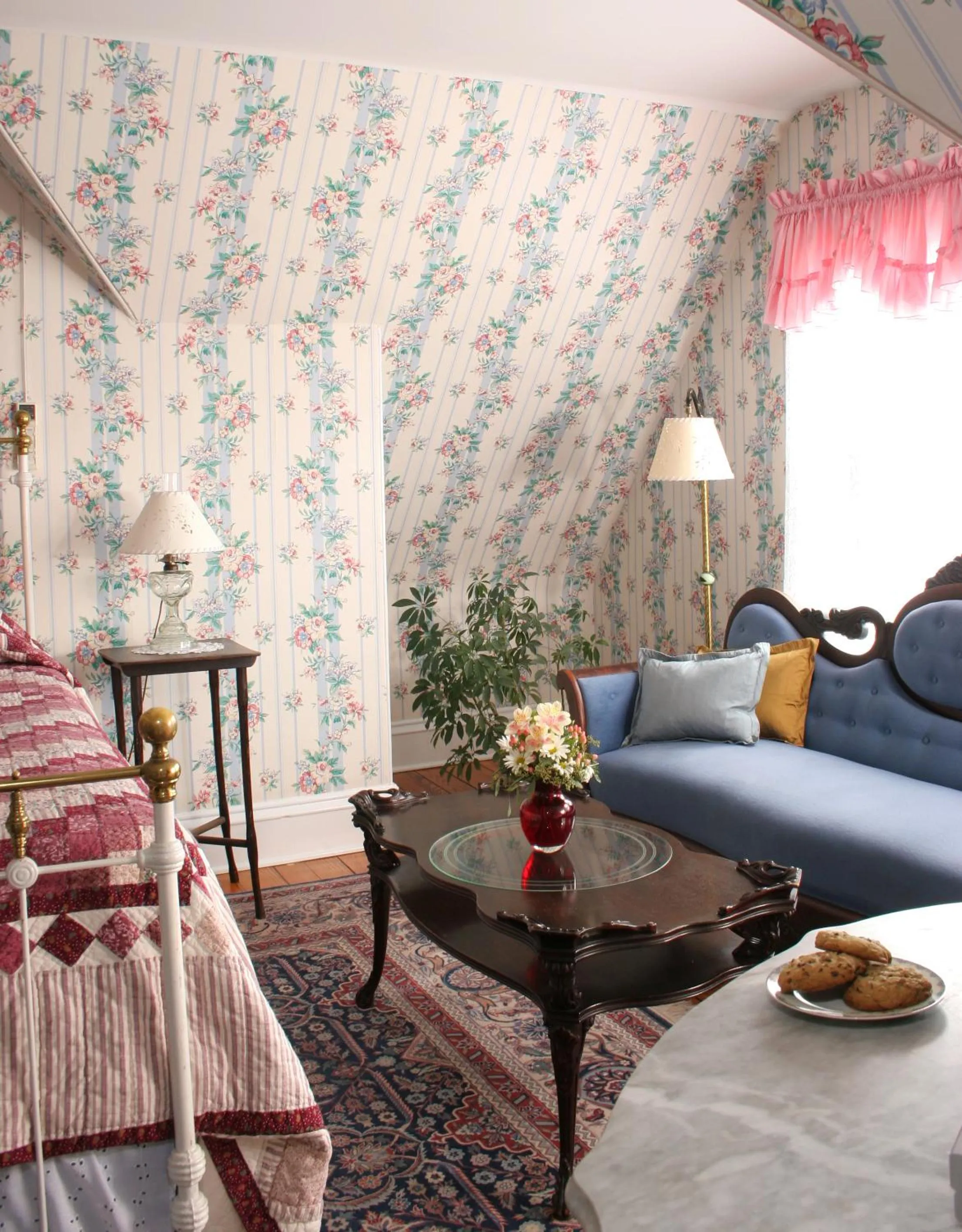 Photo of the whole room in The Queen Victoria