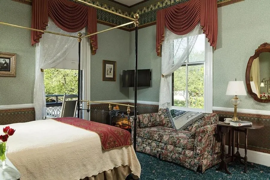 Bed in The Queen Victoria