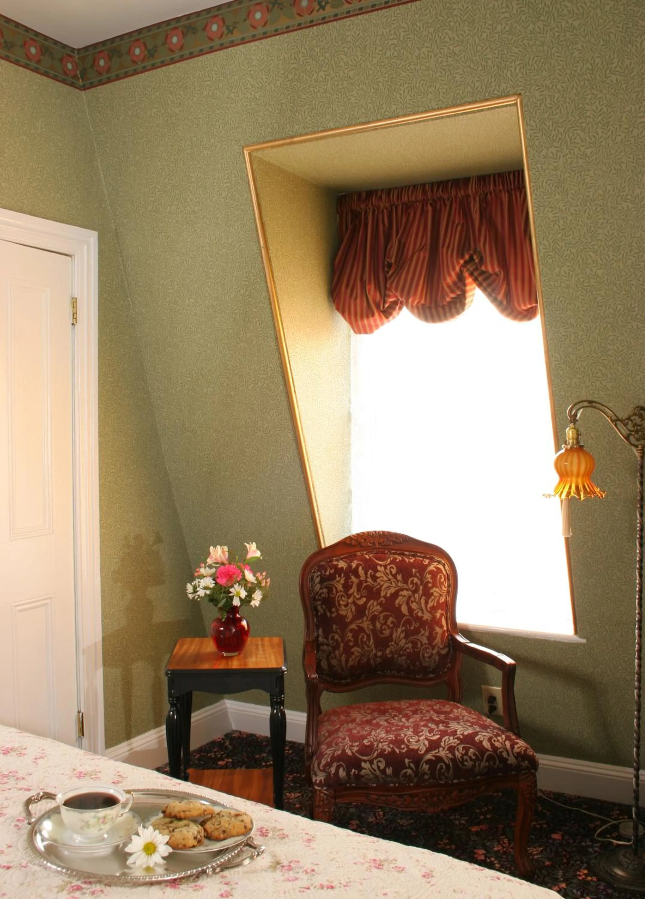 Bedroom in The Queen Victoria