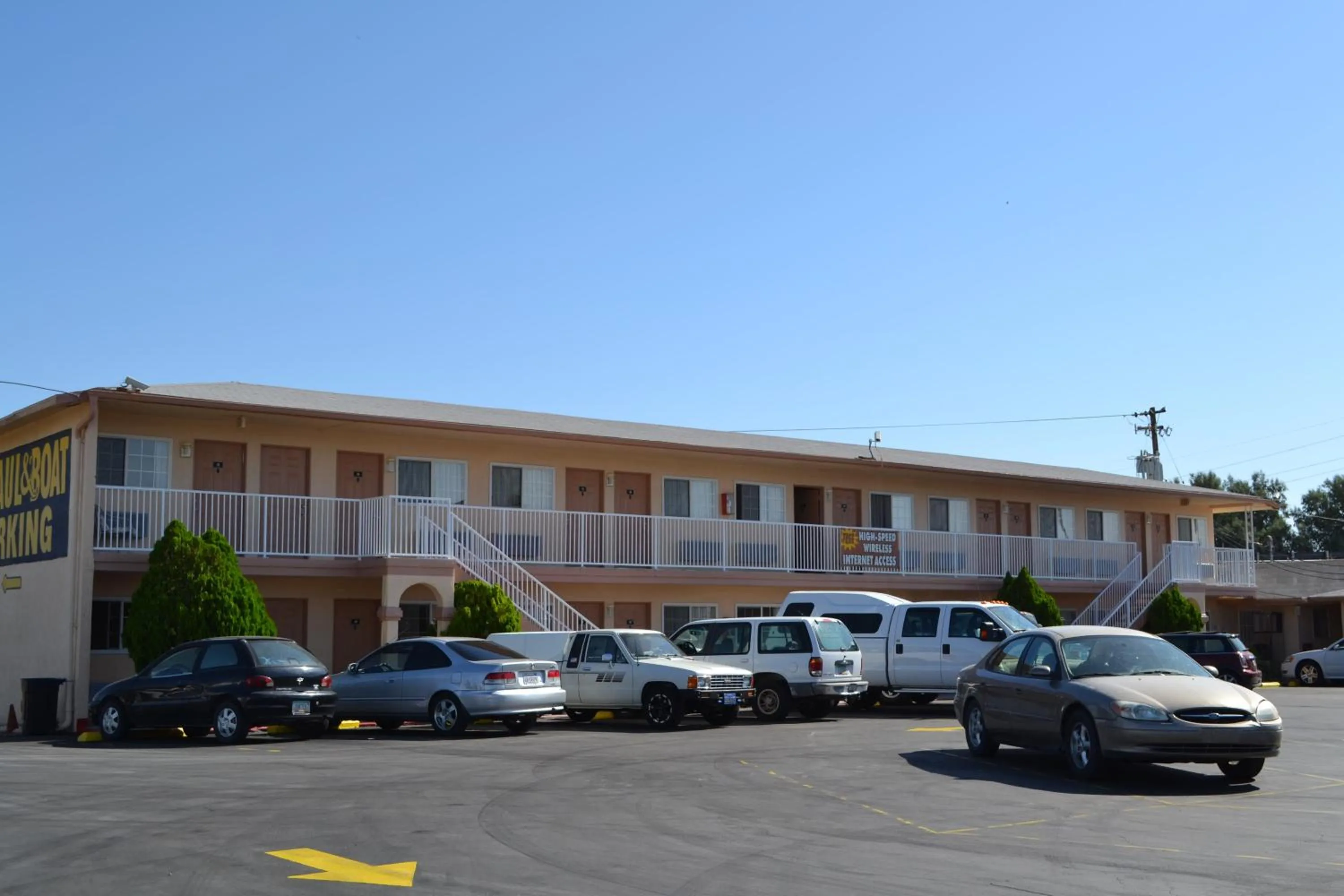 Area and facilities in Budget Inn