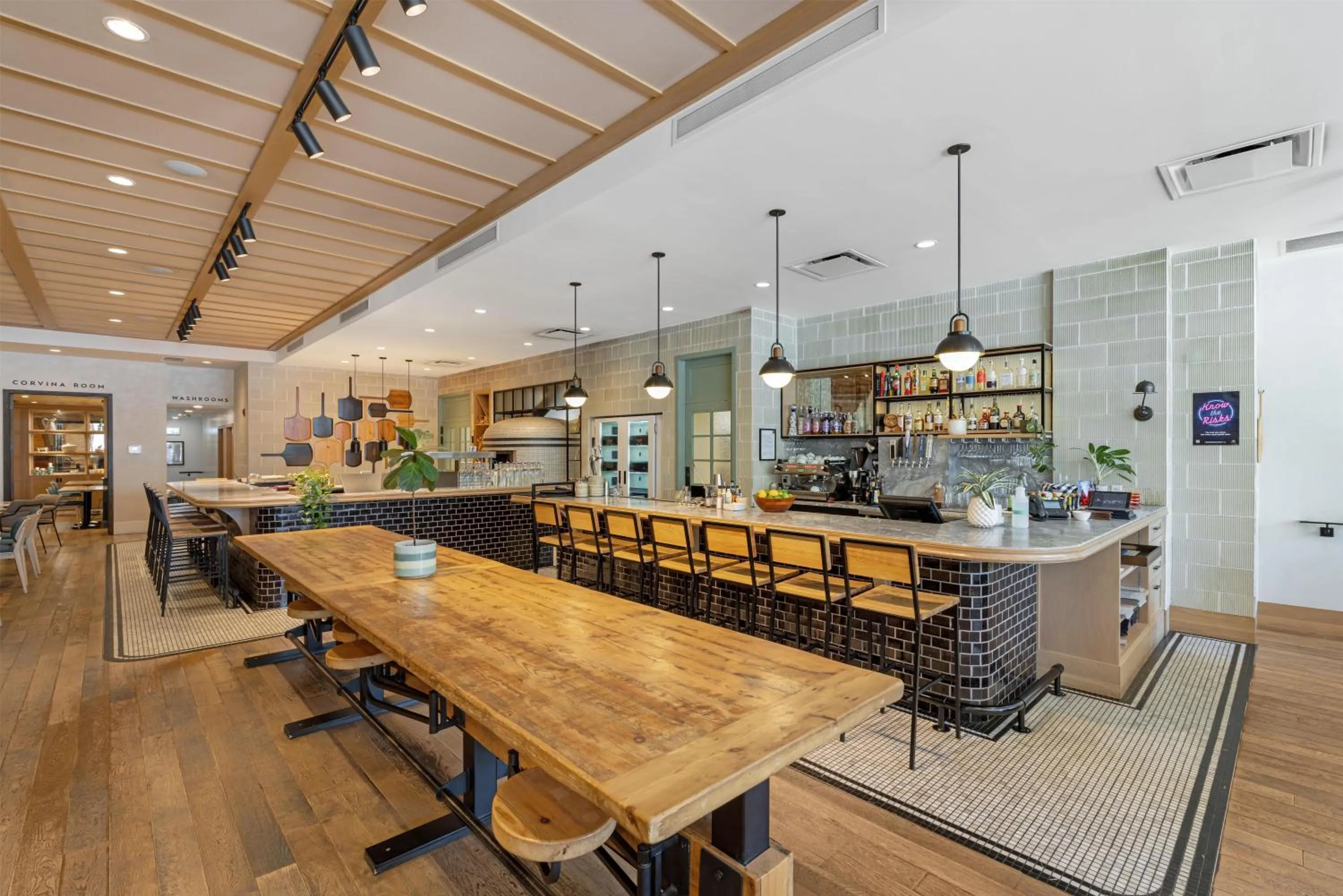 Restaurant/places to eat in Best Western Plus Baker Street Inn