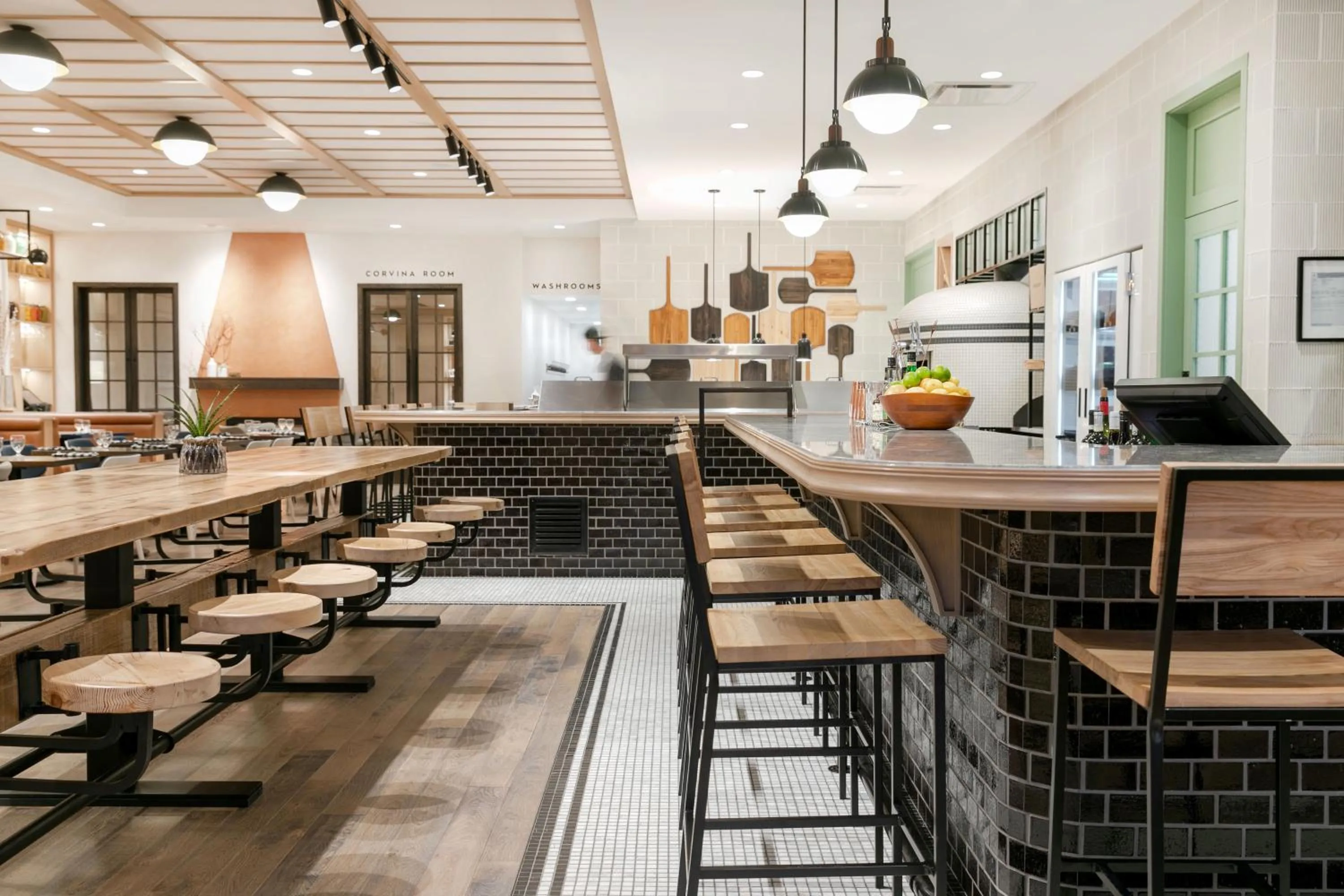 Restaurant/places to eat in Best Western Plus Baker Street Inn