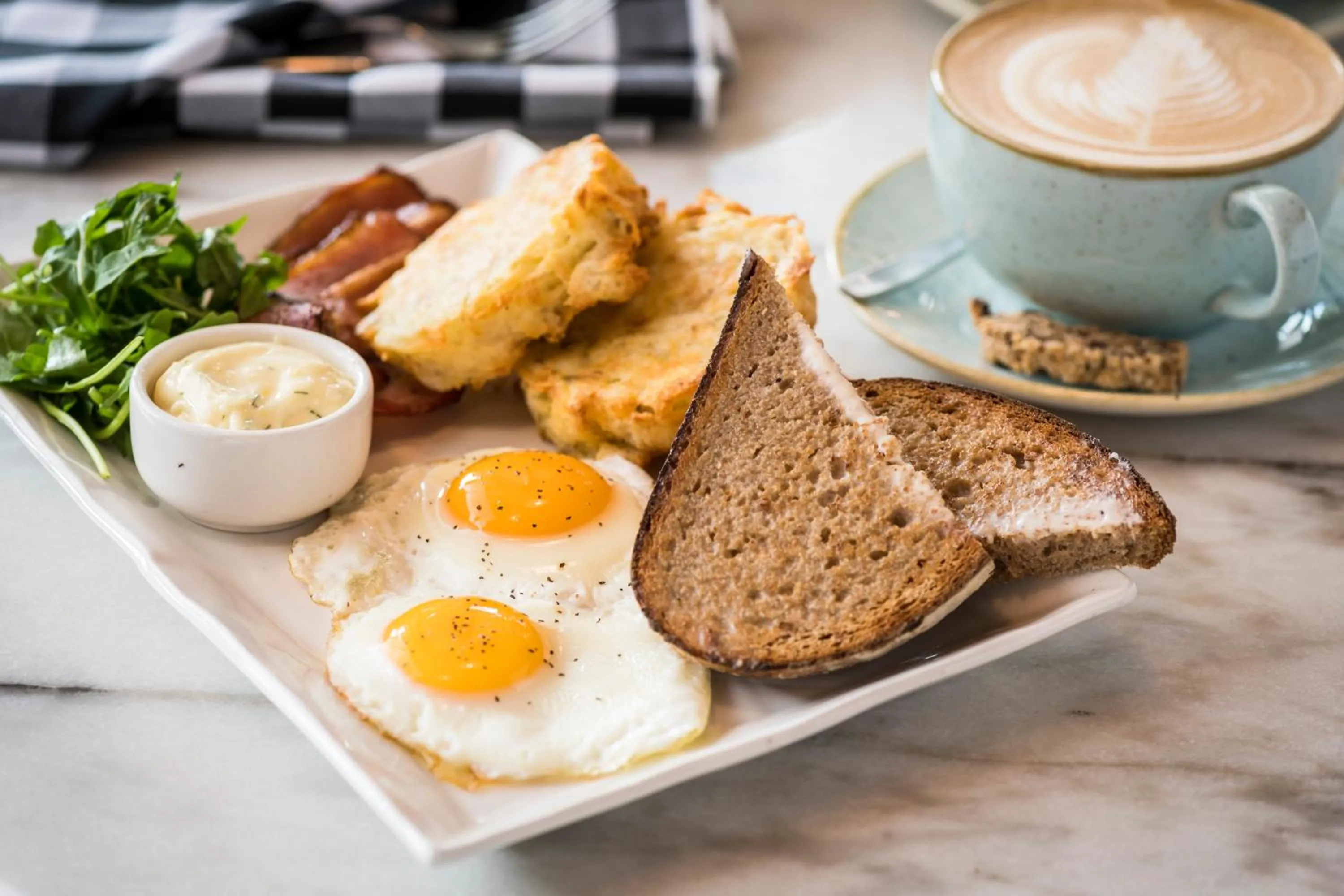 Food and drinks in Best Western Plus Baker Street Inn