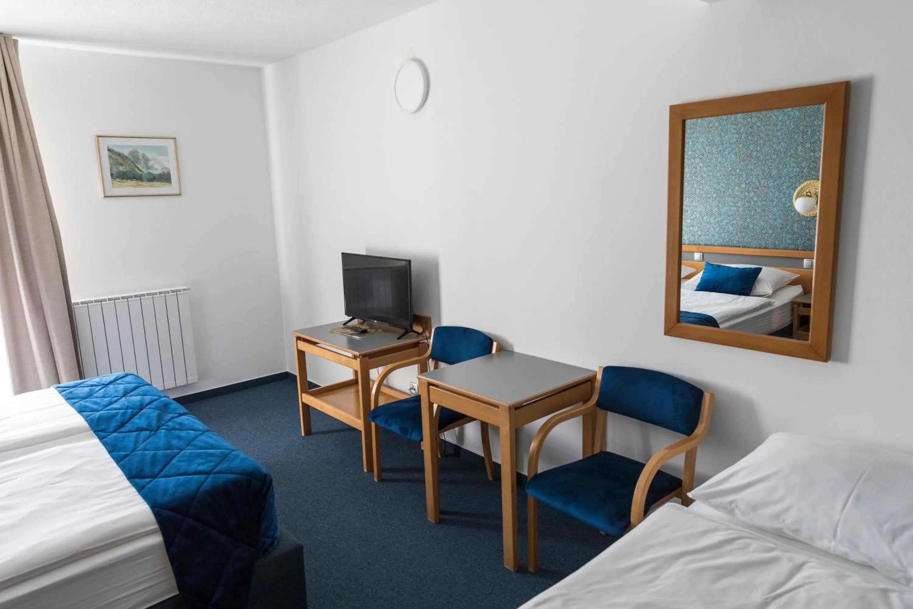 TV and multimedia, Bed in Hotel Alp