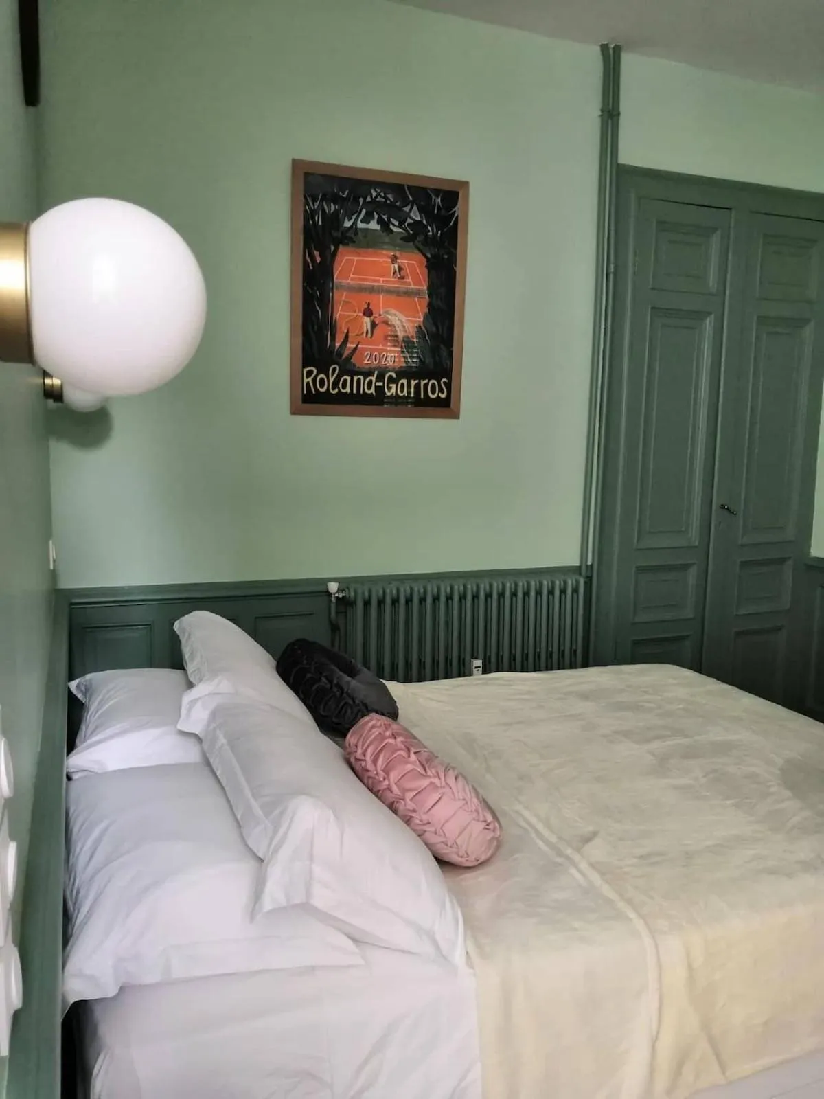 Bedroom, Bed in Cosy Aix