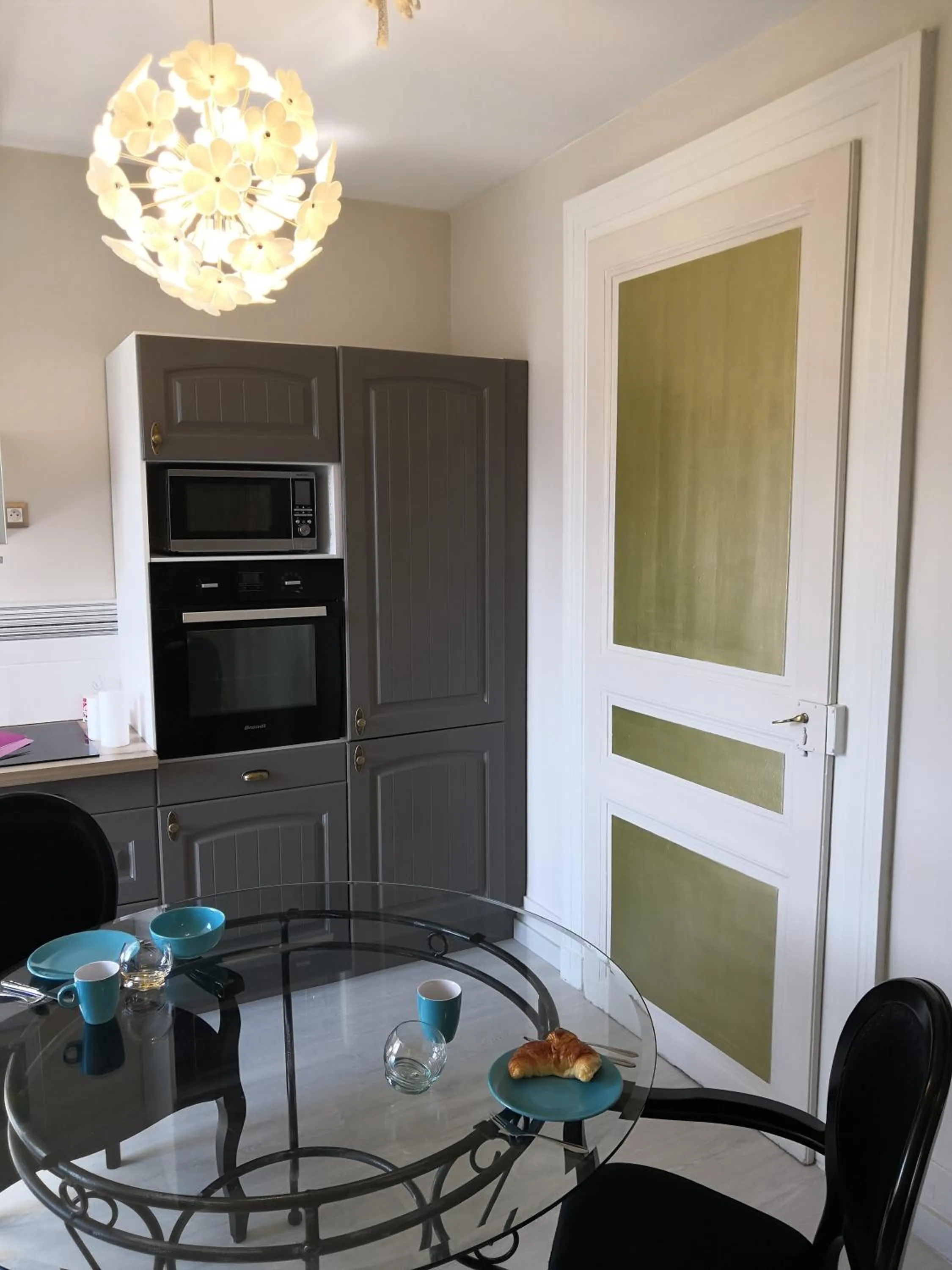 Kitchen or kitchenette in Cosy Aix