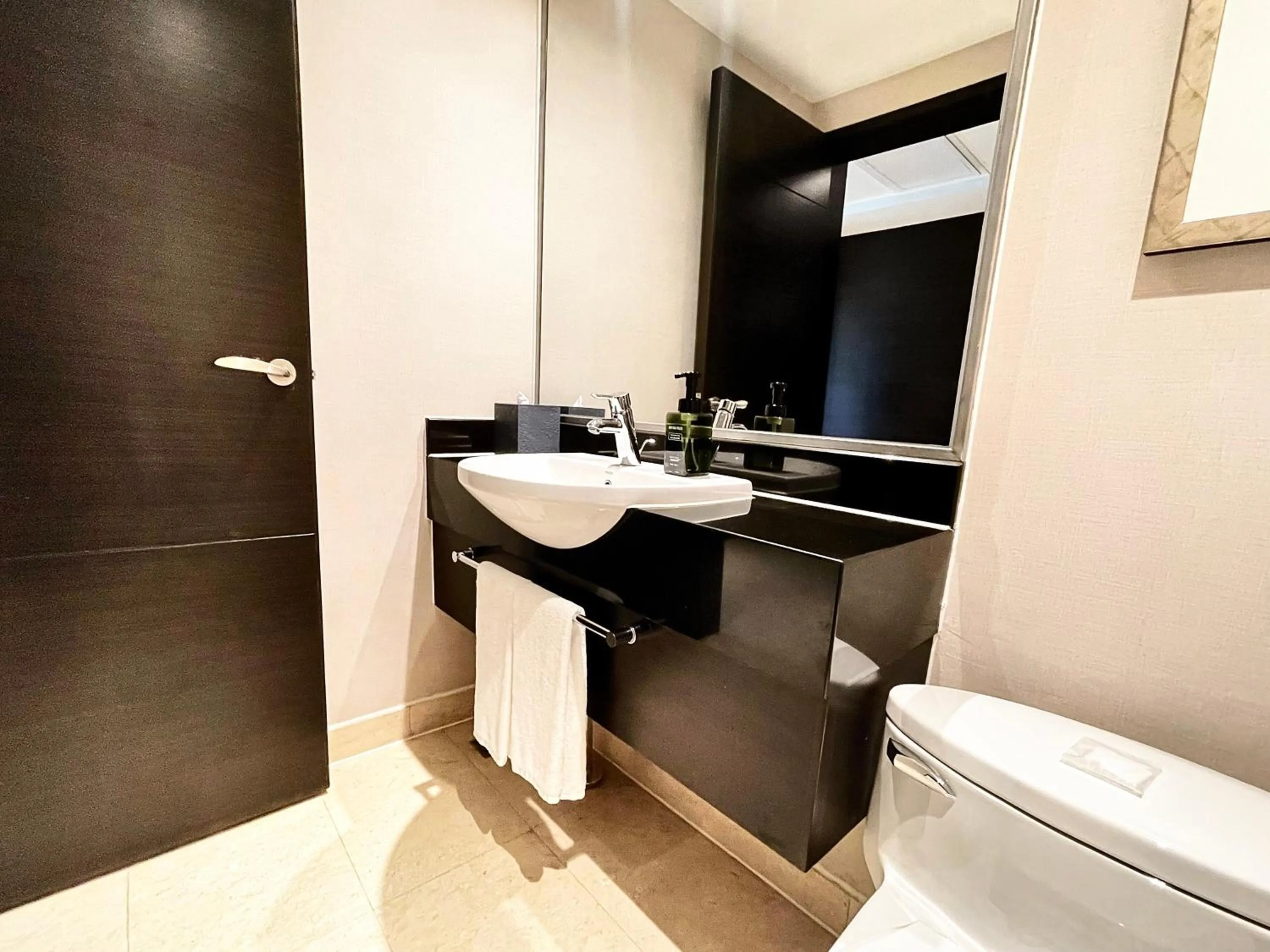 Toilet in Swiss Grand Xiamen