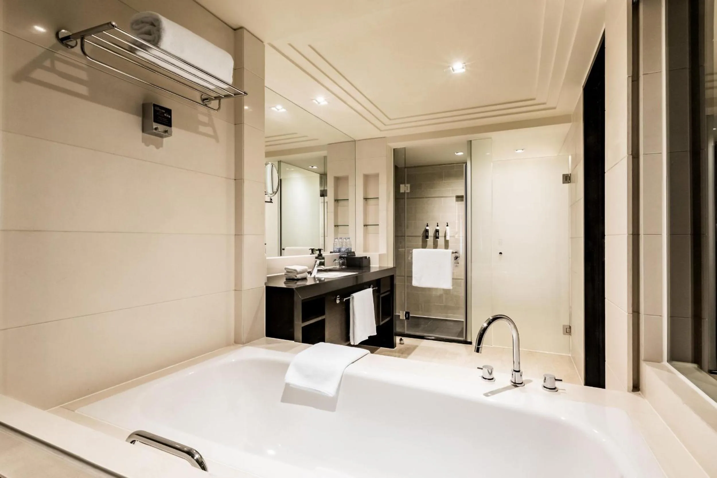 Hot Tub in Swiss Grand Xiamen