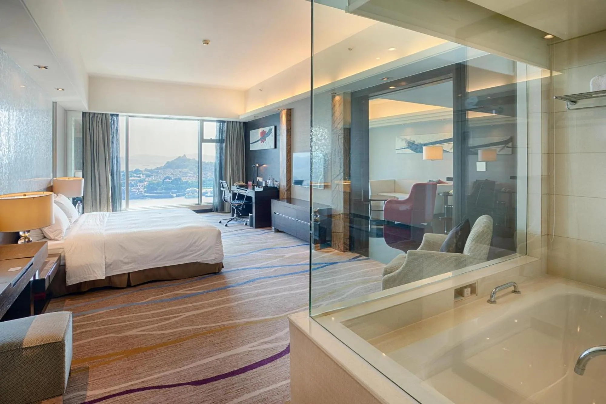 Photo of the whole room, Bed in Swiss Grand Xiamen