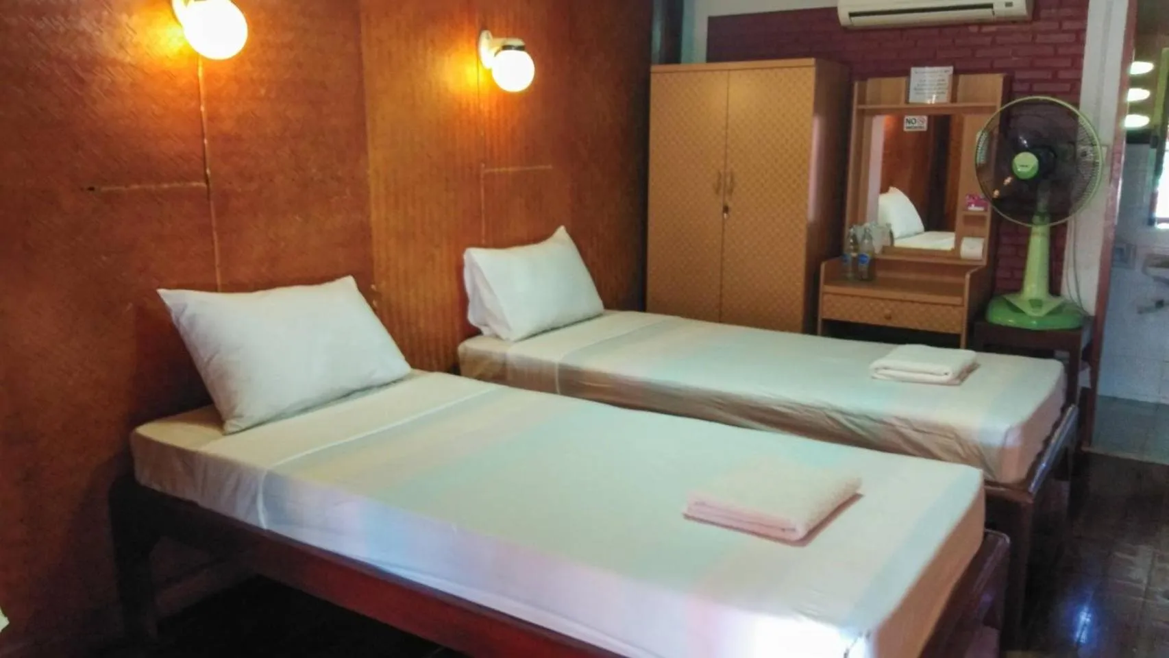 Bedroom, Bed in Ben Guesthouse