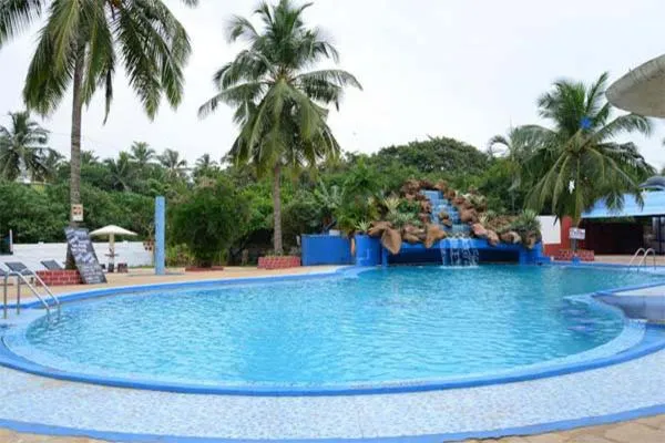 Swimming pool in Paradise Village Beach Resort
