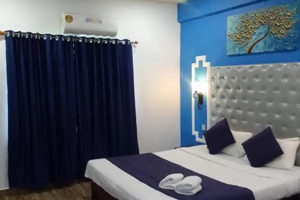 Bedroom, Bed in Paradise Village Beach Resort