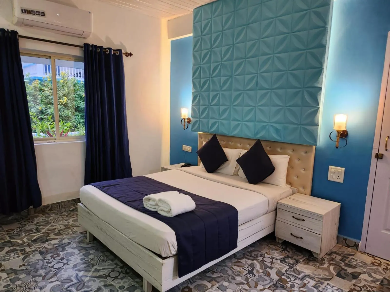 Bedroom, Bed in Paradise Village Beach Resort