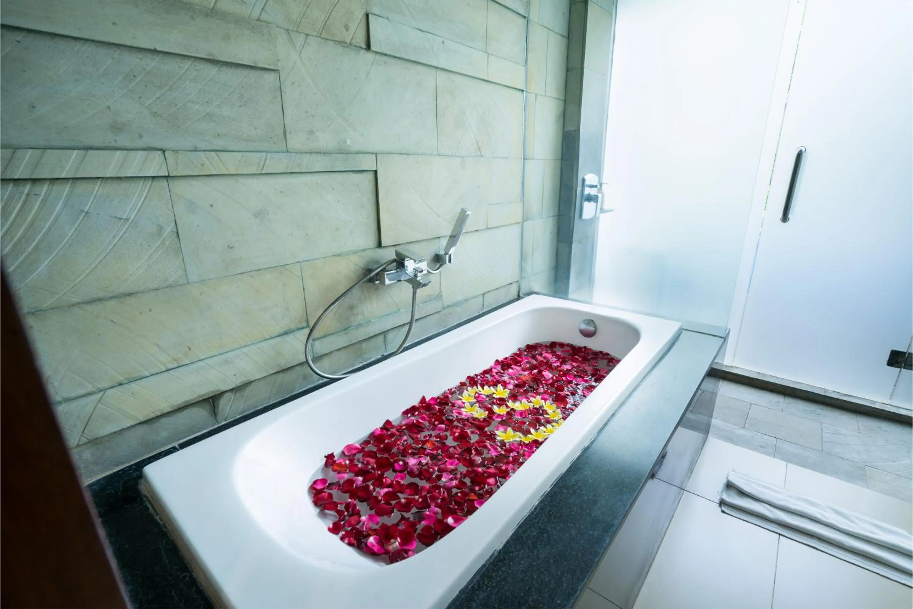 Bathroom in Samaja Beachside Villas