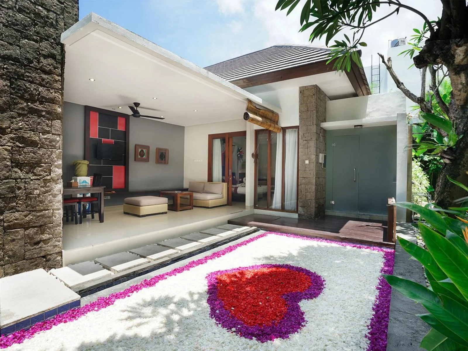 Swimming pool in Samaja Beachside Villas