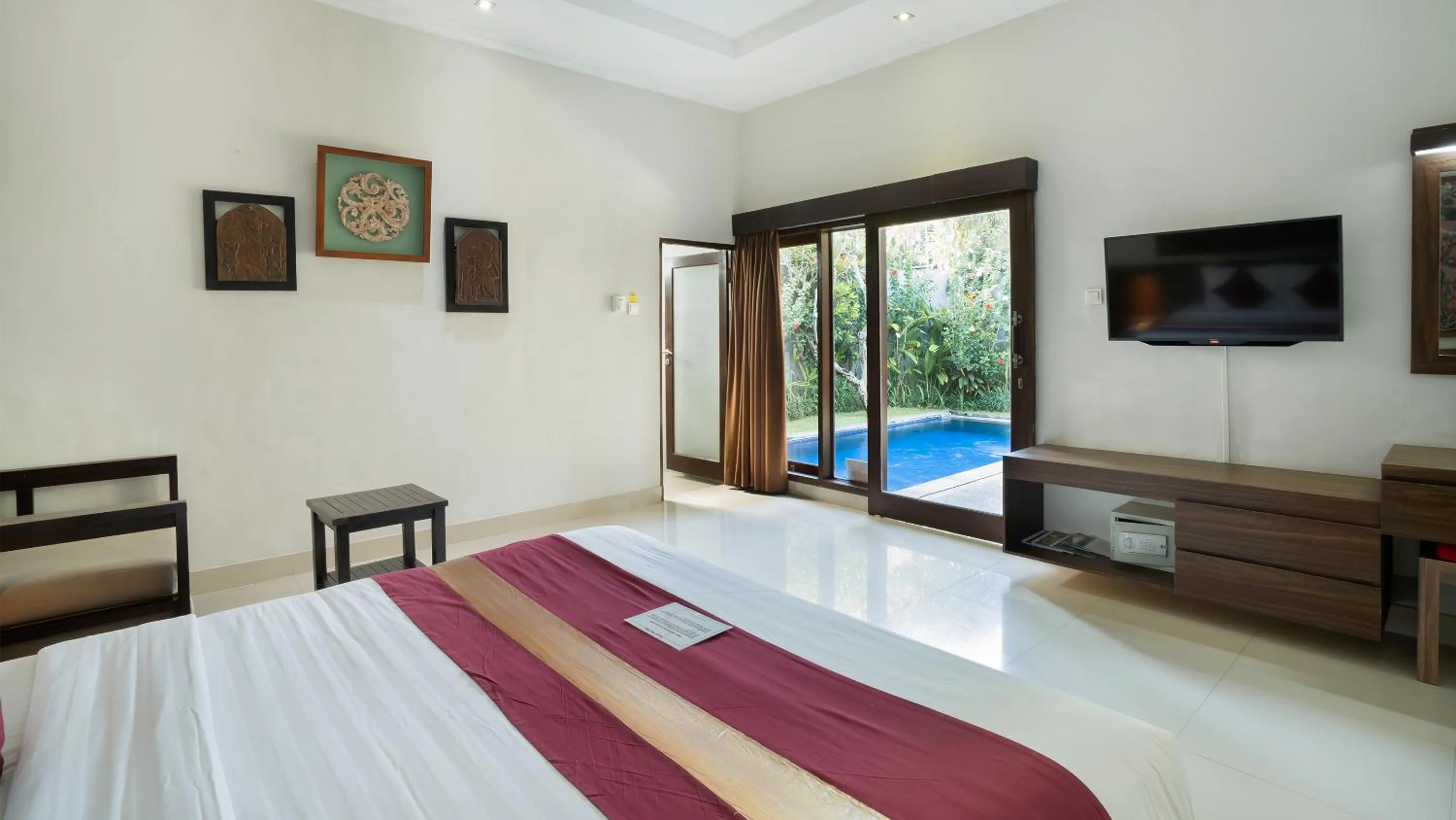 Bed in Samaja Beachside Villas