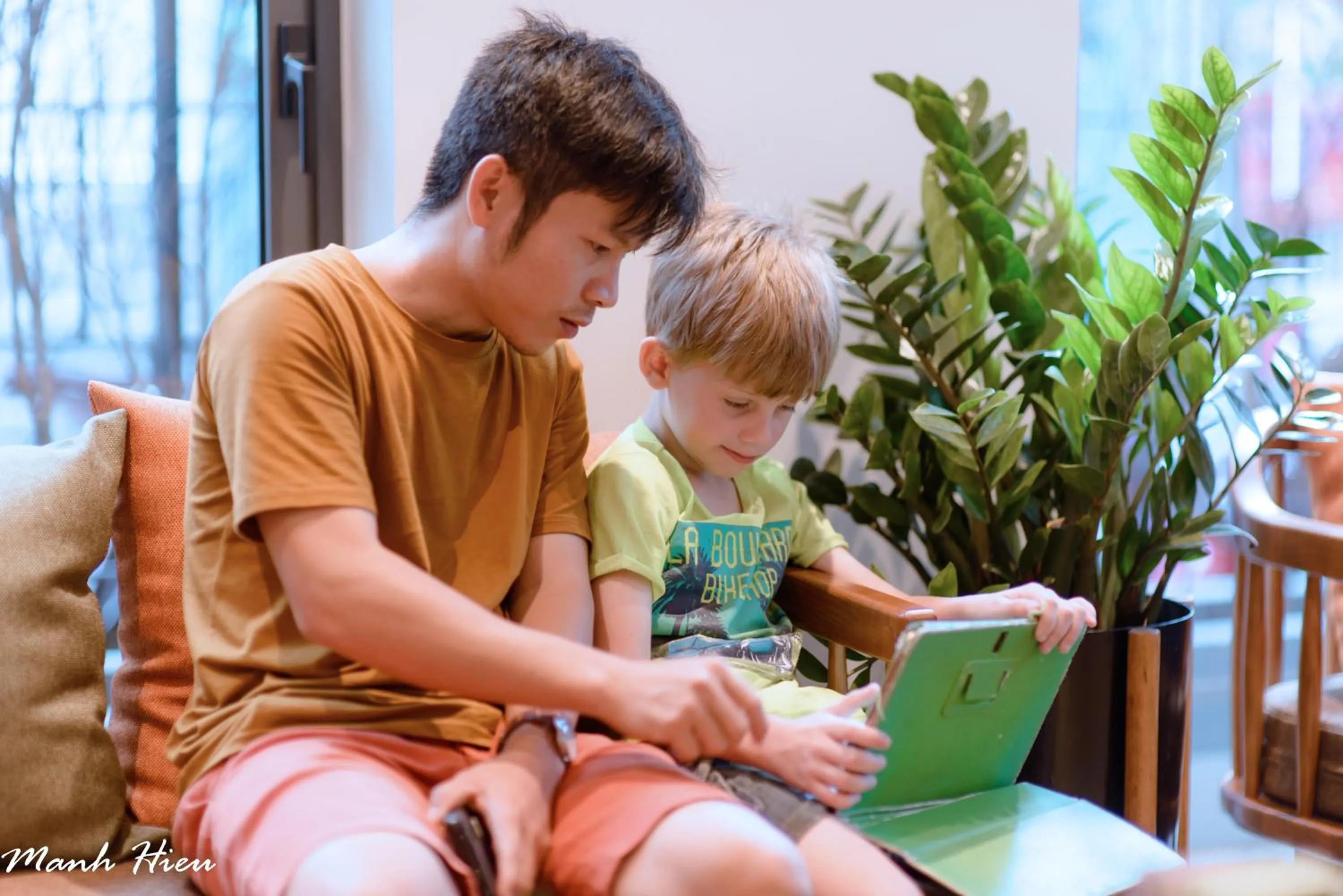 People in Mojzo Inn Boutique Hotel