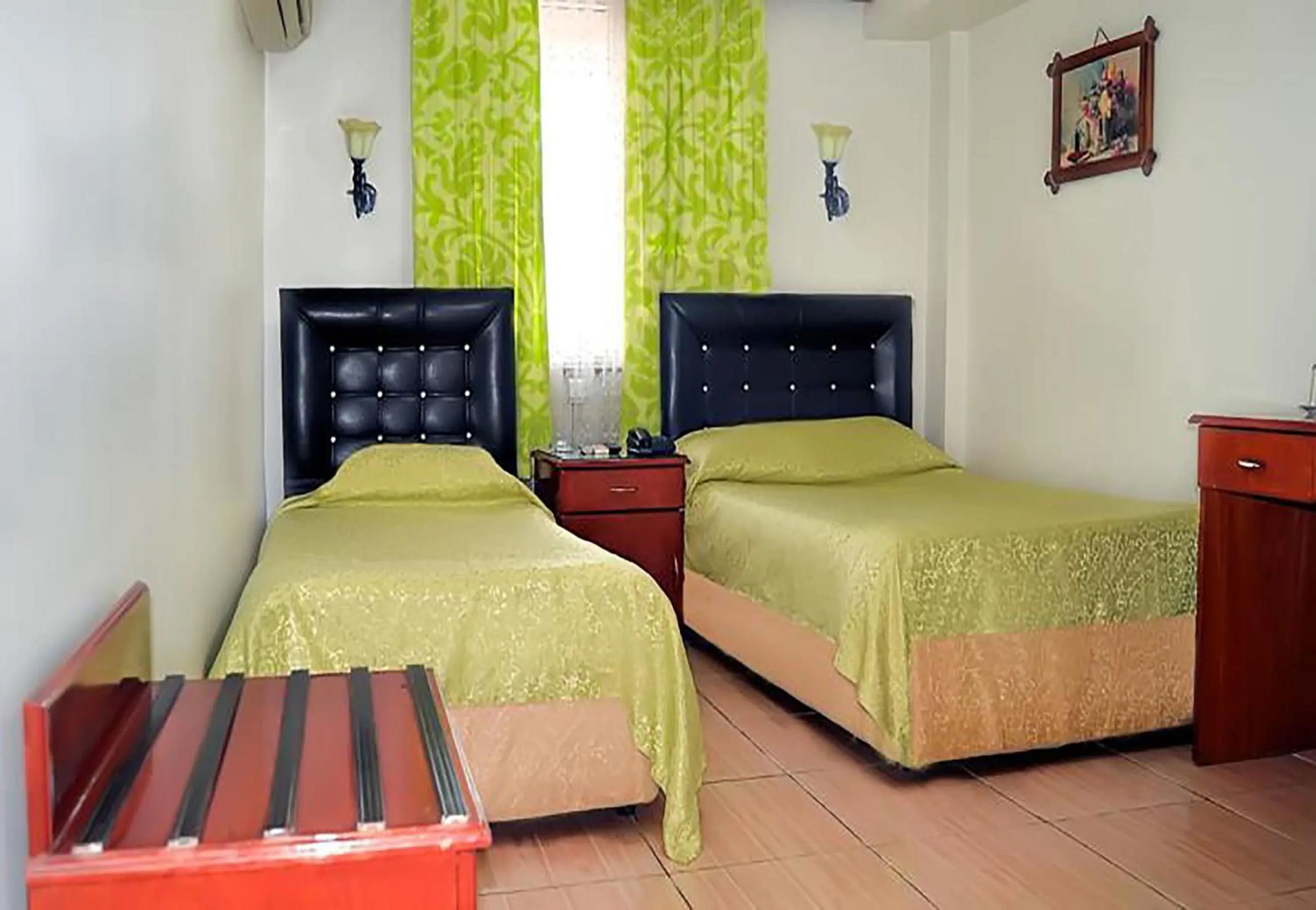 Day, Bed in Yunus Hotel