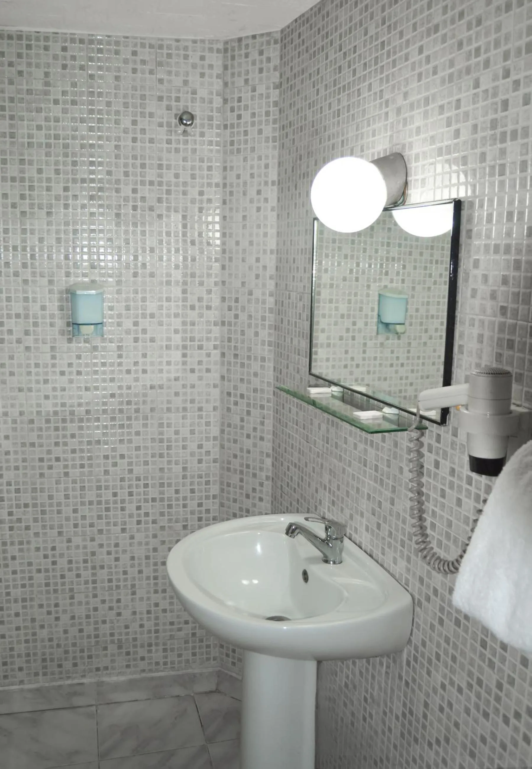 Bathroom in Yunus Hotel