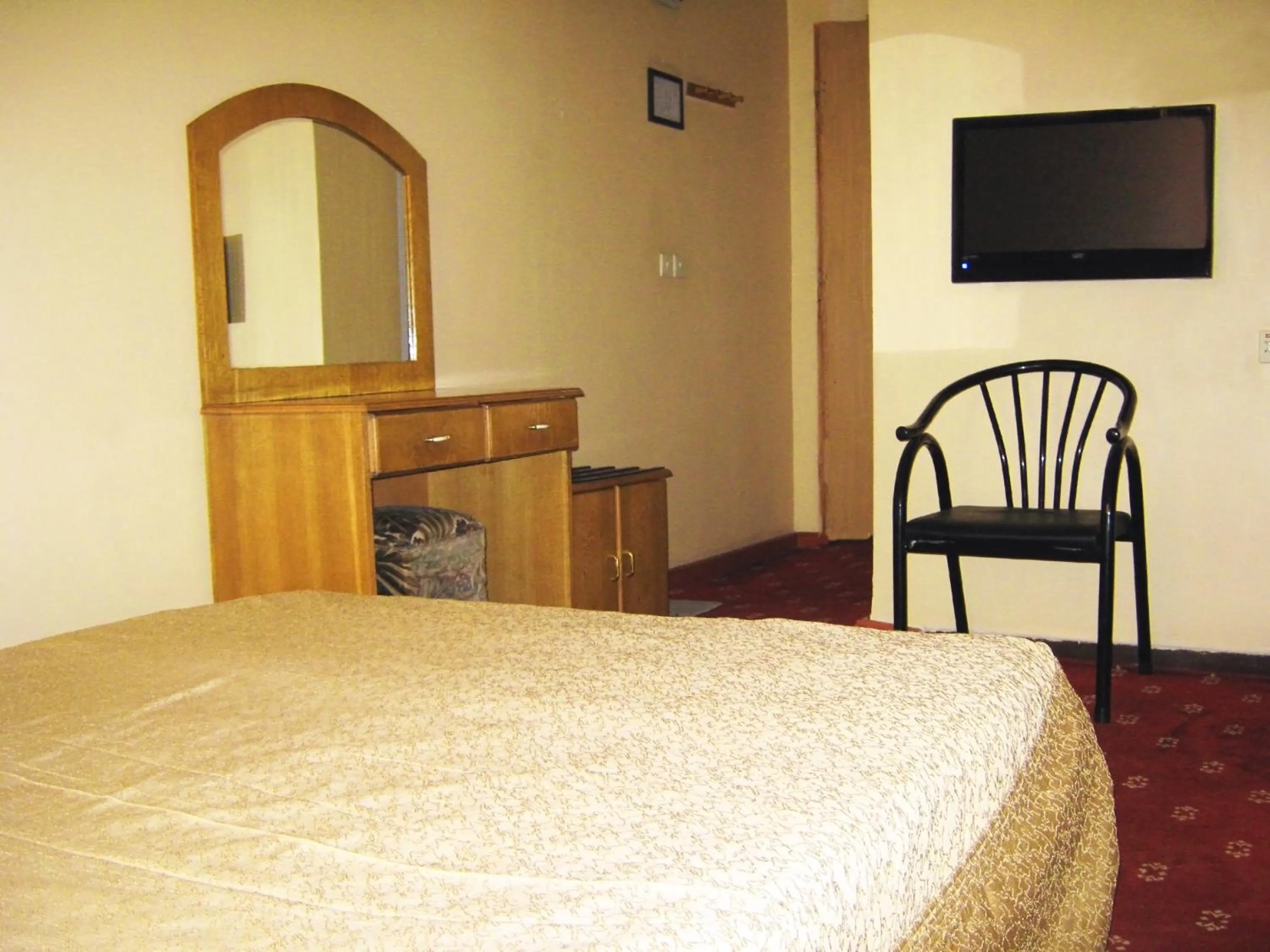 Photo of the whole room, Bed in Yunus Hotel