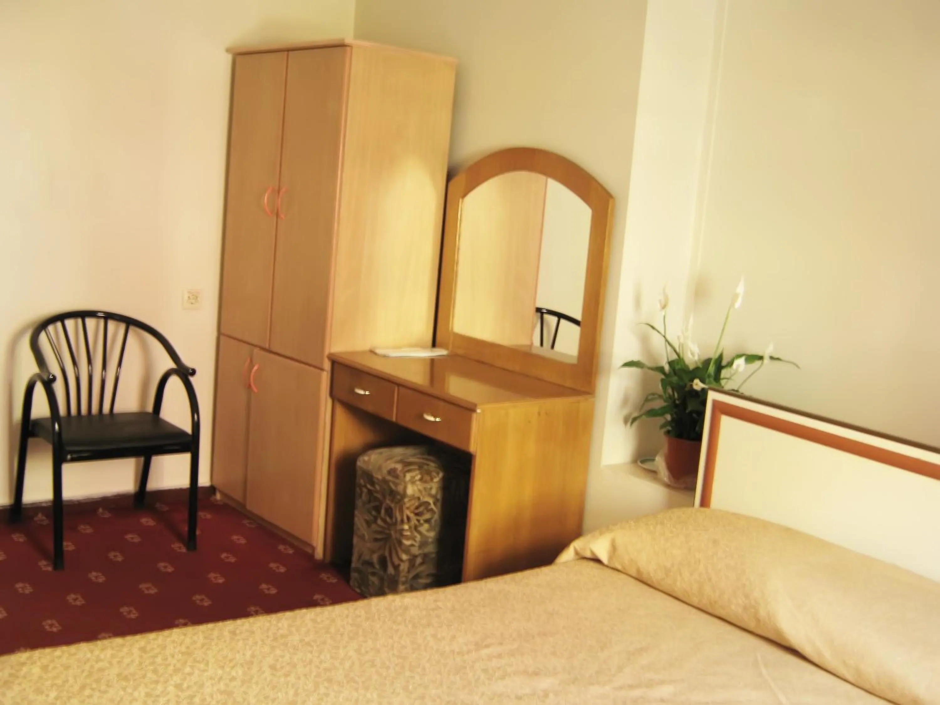 Photo of the whole room, Bed in Yunus Hotel