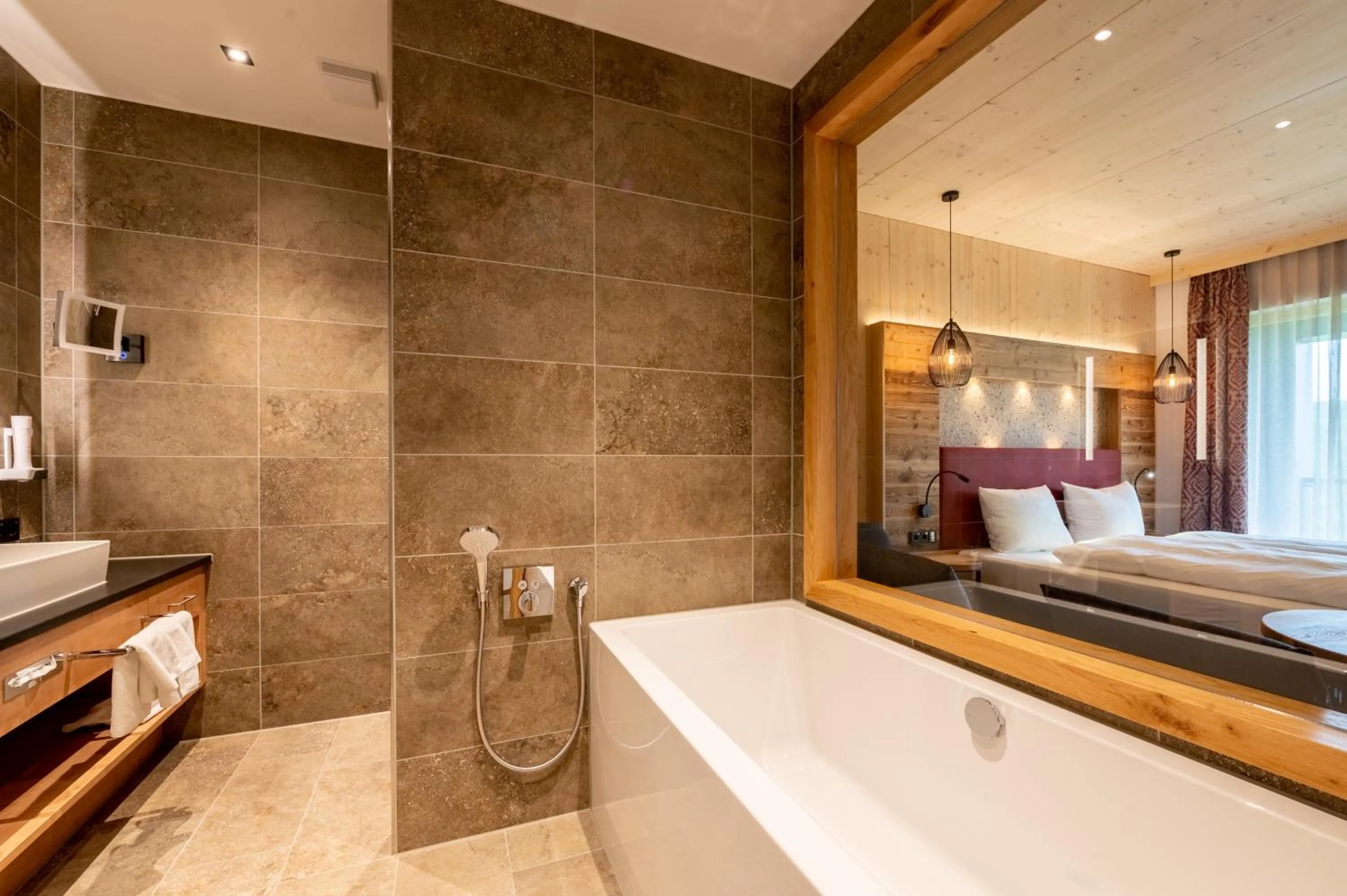 Bathroom, Bed in Landhotel Zum Goldenen Kreuz