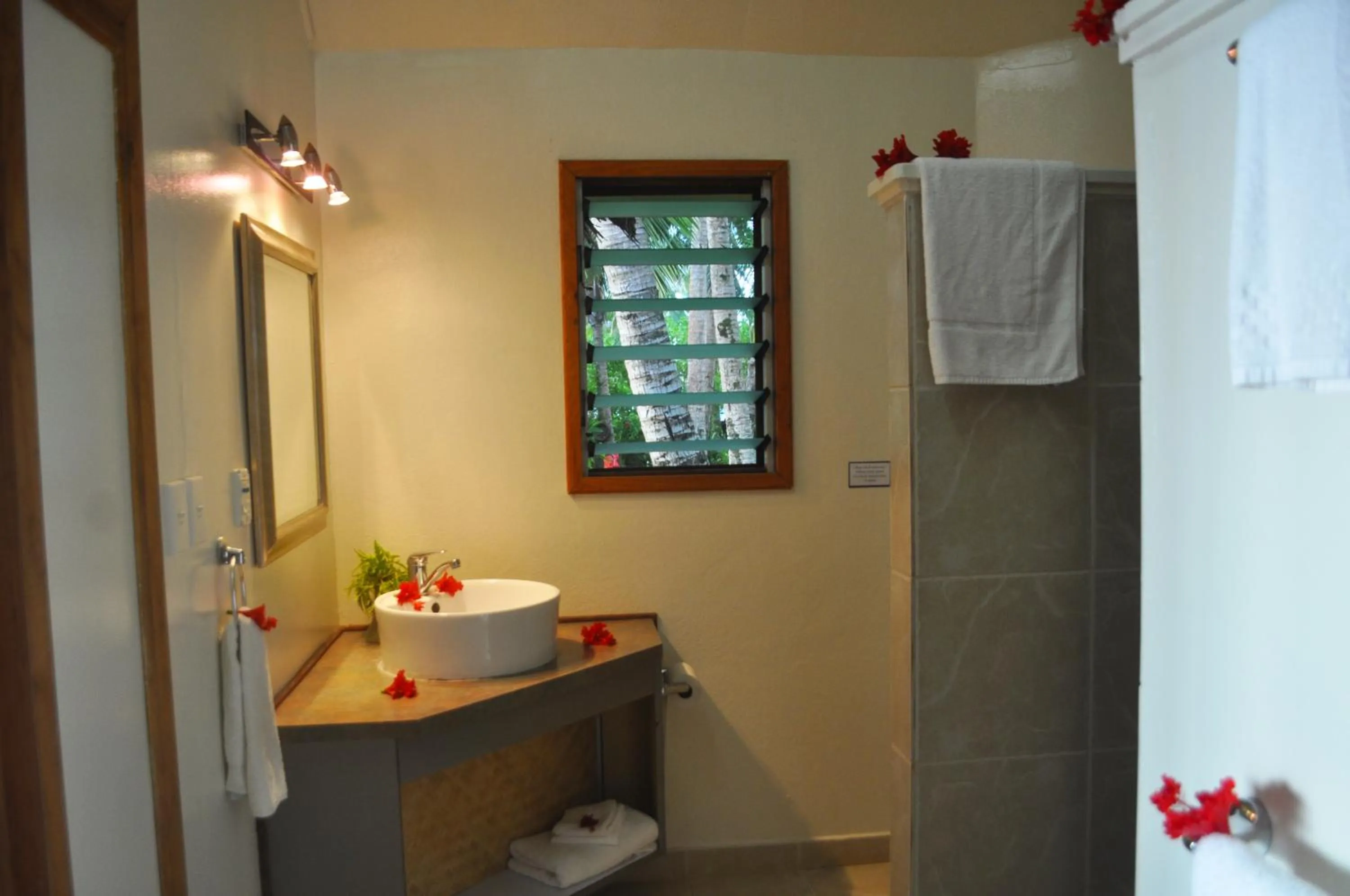 Bathroom in Le Vasa Resort