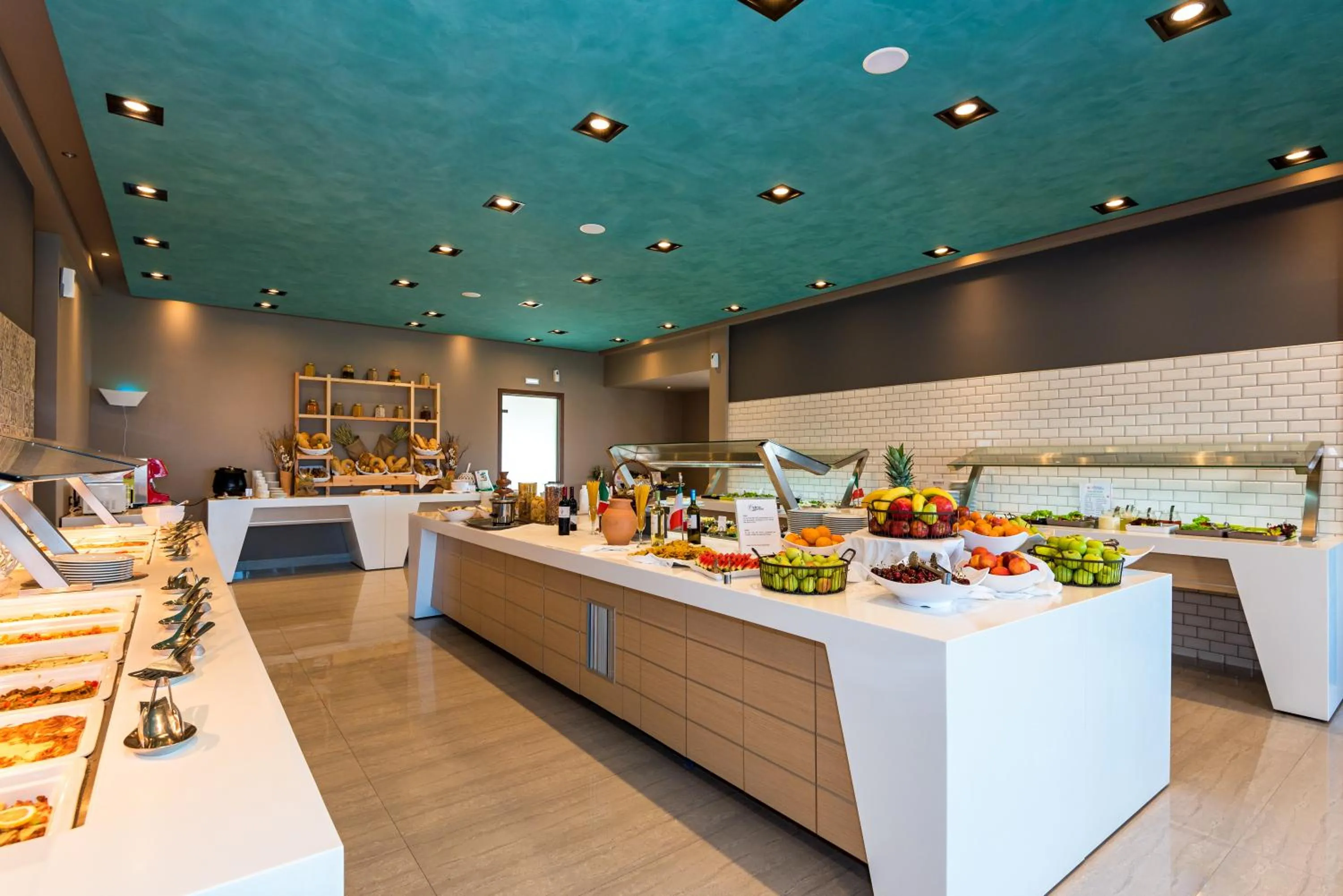 Food in Solimar Aquamarine Resort