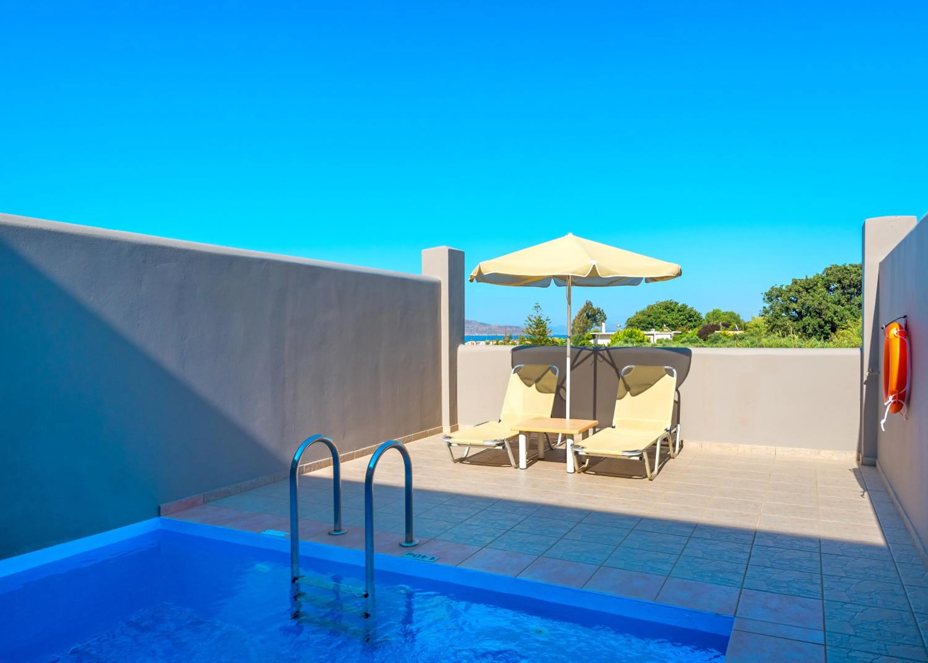 Pool view in Solimar Aquamarine Resort