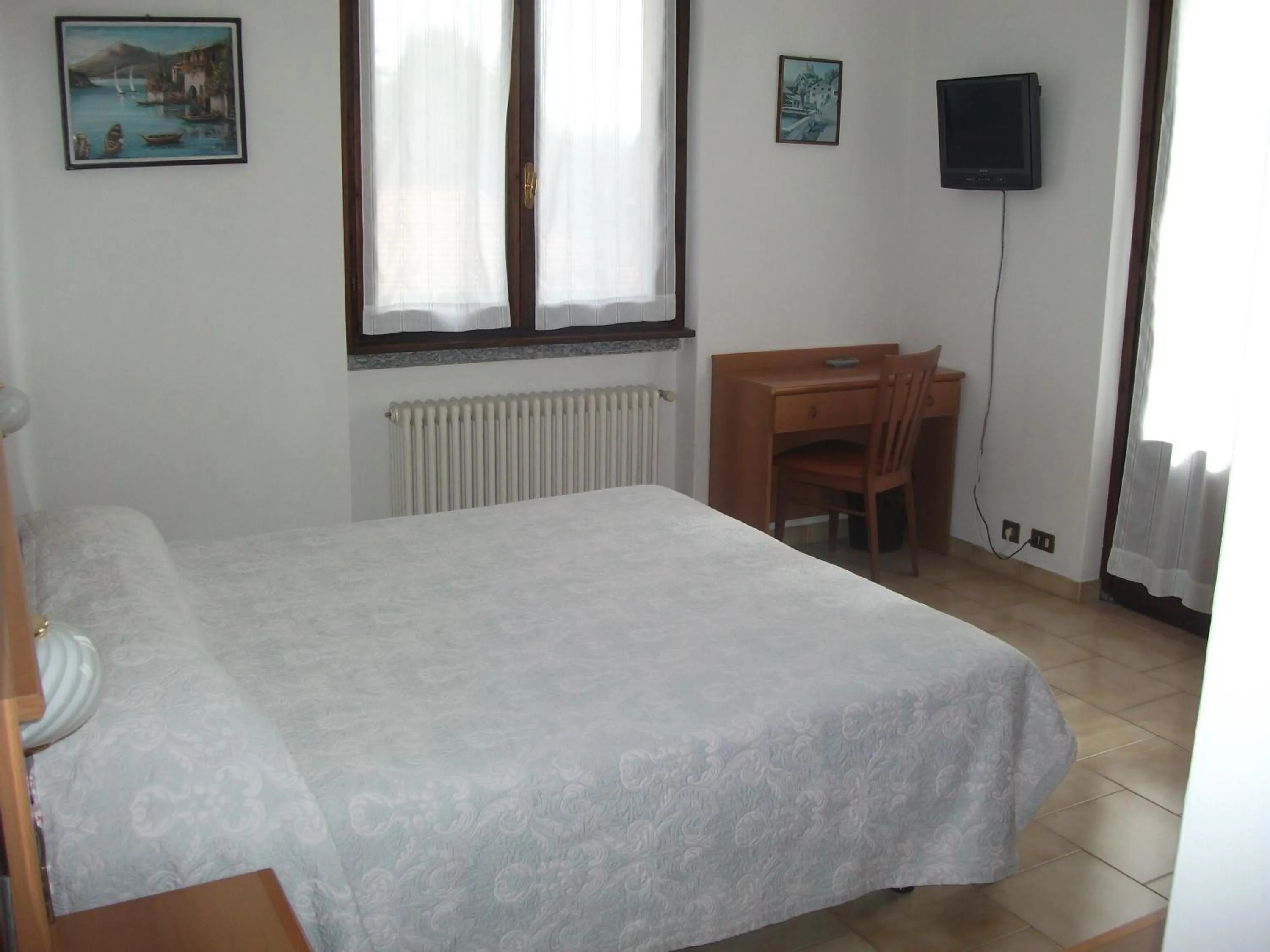 Bed in Albergo Breglia