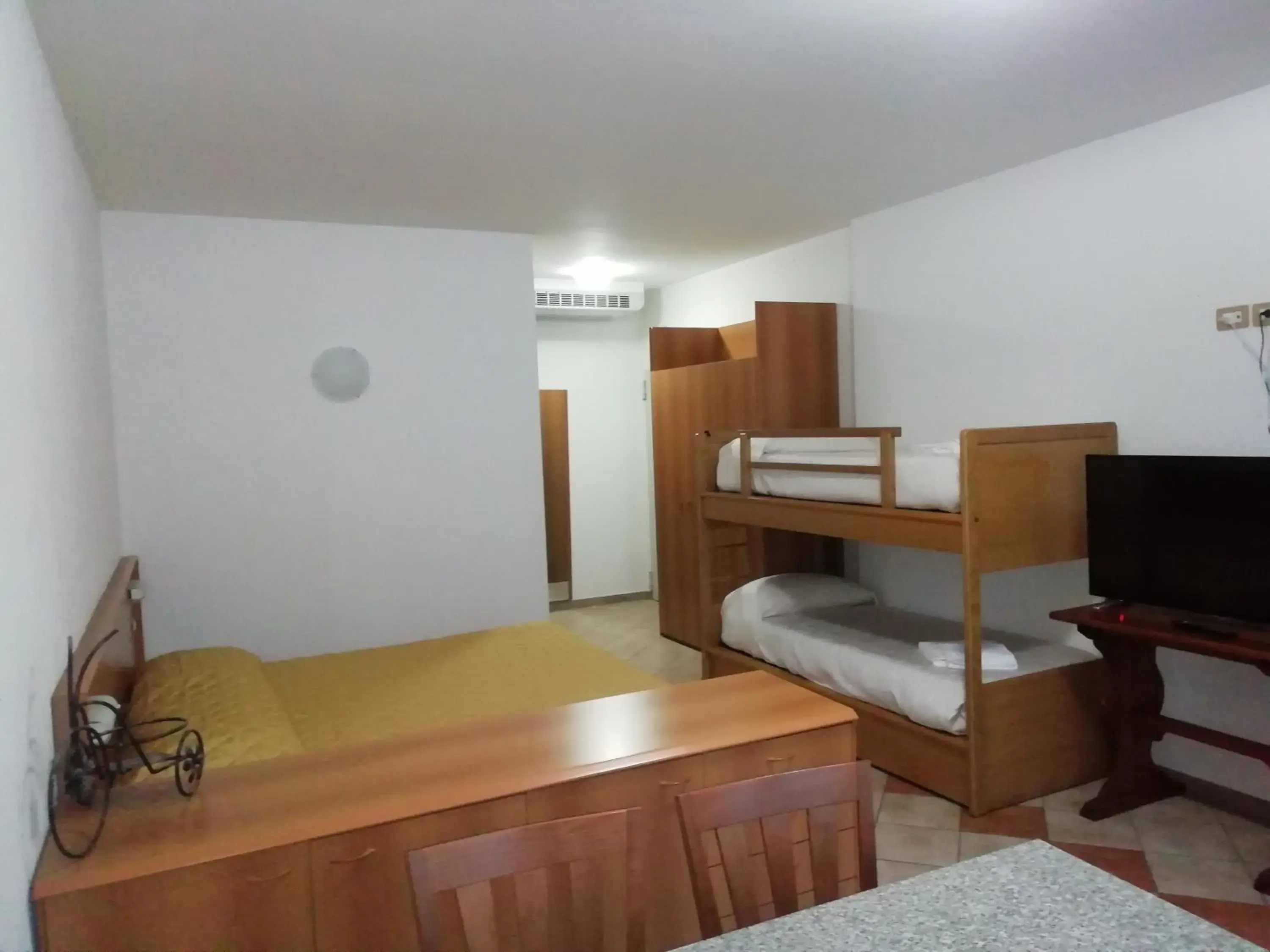 Family Room with Terrace in Albergo Breglia Family Room with Terrace in Albergo Breglia