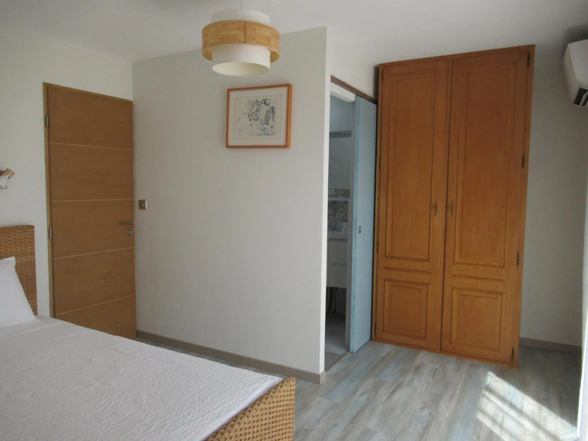 Photo of the whole room in Le Bastidon de CUCURON